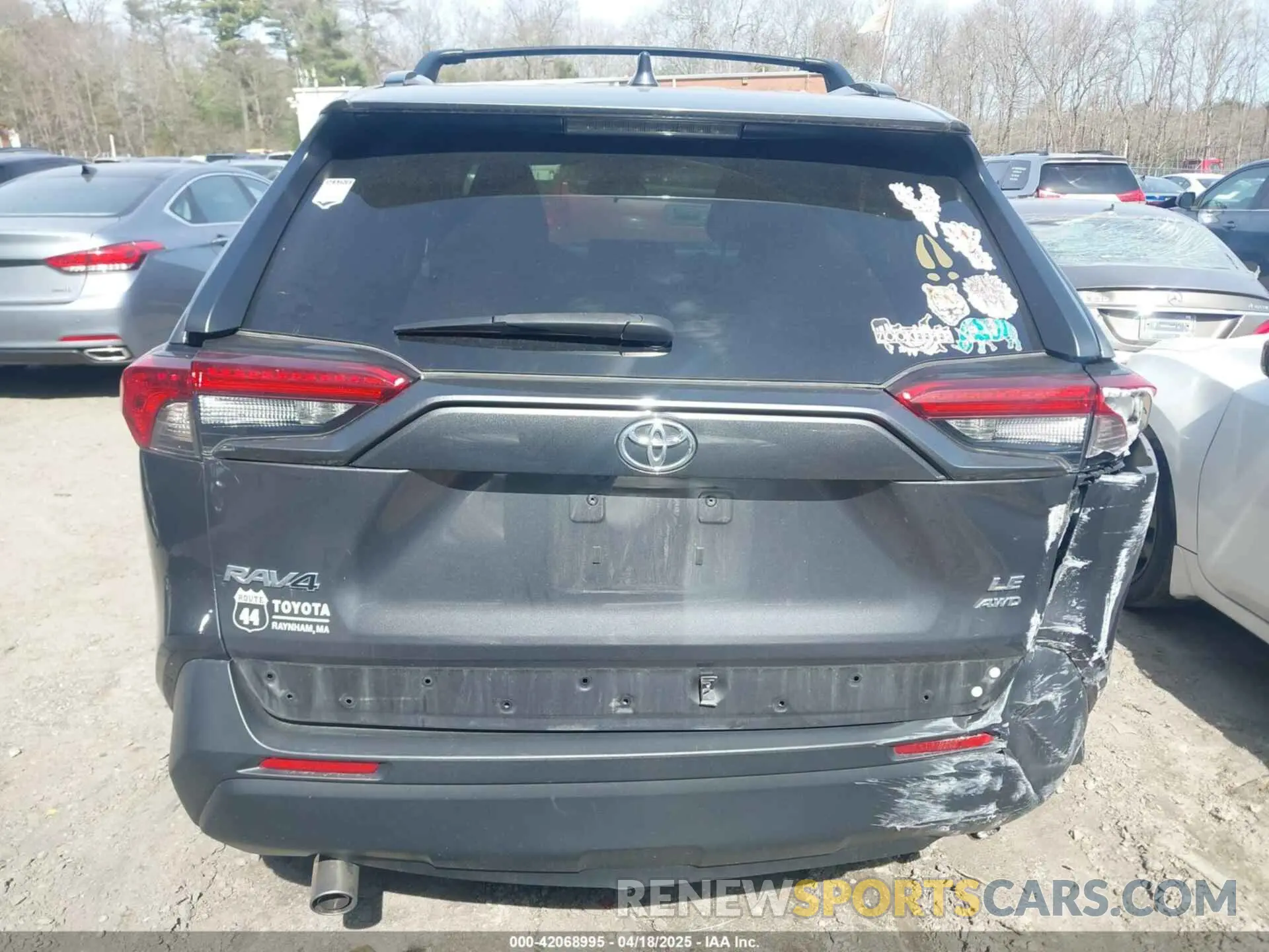 16 Photograph of a damaged car 2T3G1RFV3LW108860 TOYOTA RAV4 2020