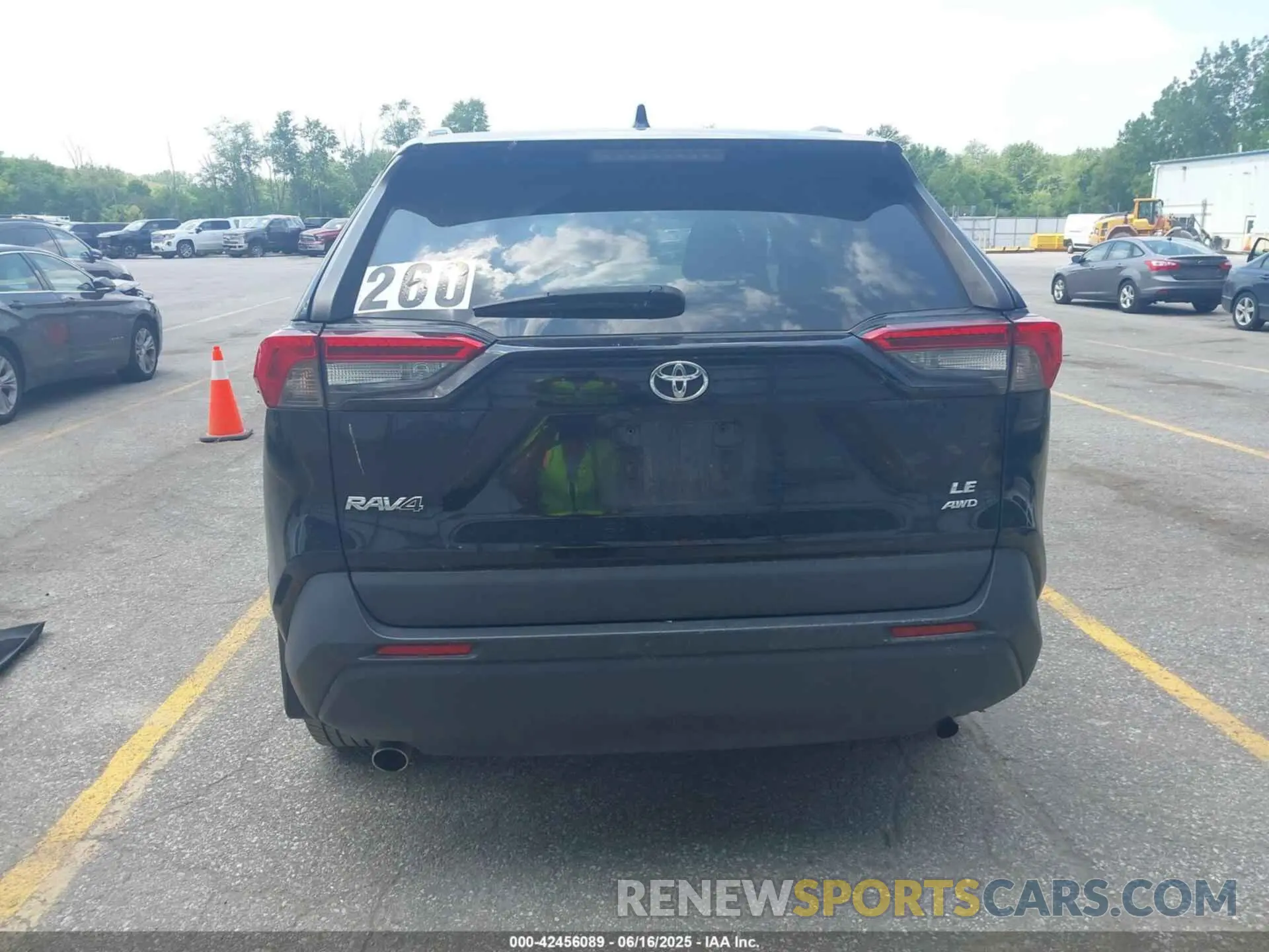 16 Photograph of a damaged car 2T3G1RFV3LW109331 TOYOTA RAV4 2020