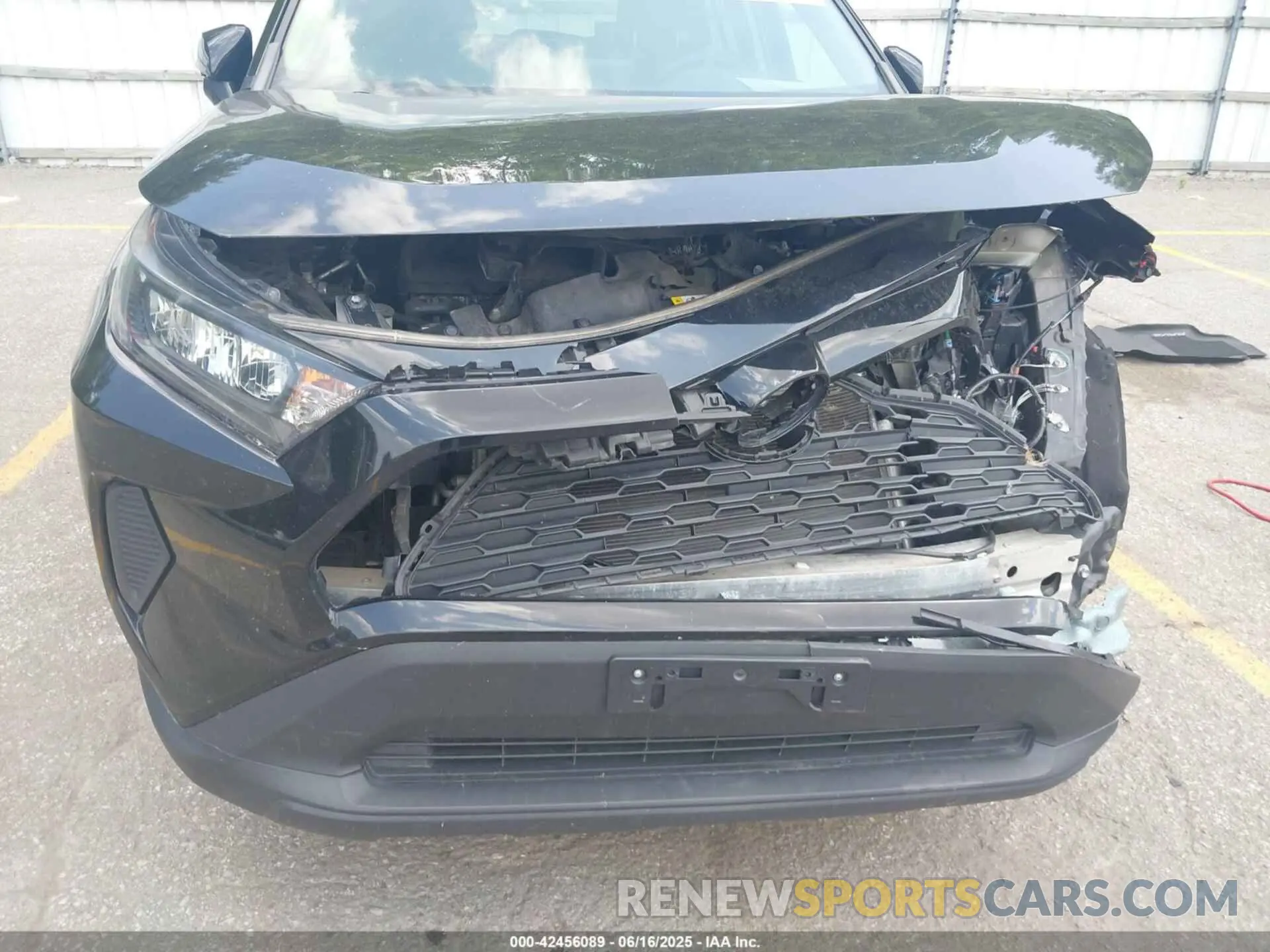 6 Photograph of a damaged car 2T3G1RFV3LW109331 TOYOTA RAV4 2020