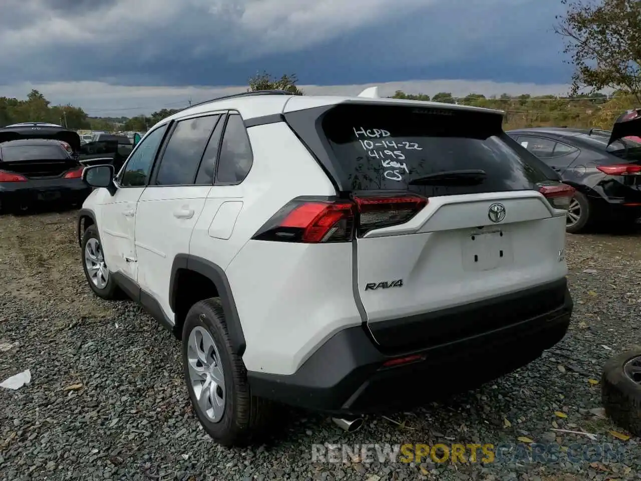 3 Photograph of a damaged car 2T3G1RFV3LW134195 TOYOTA RAV4 2020