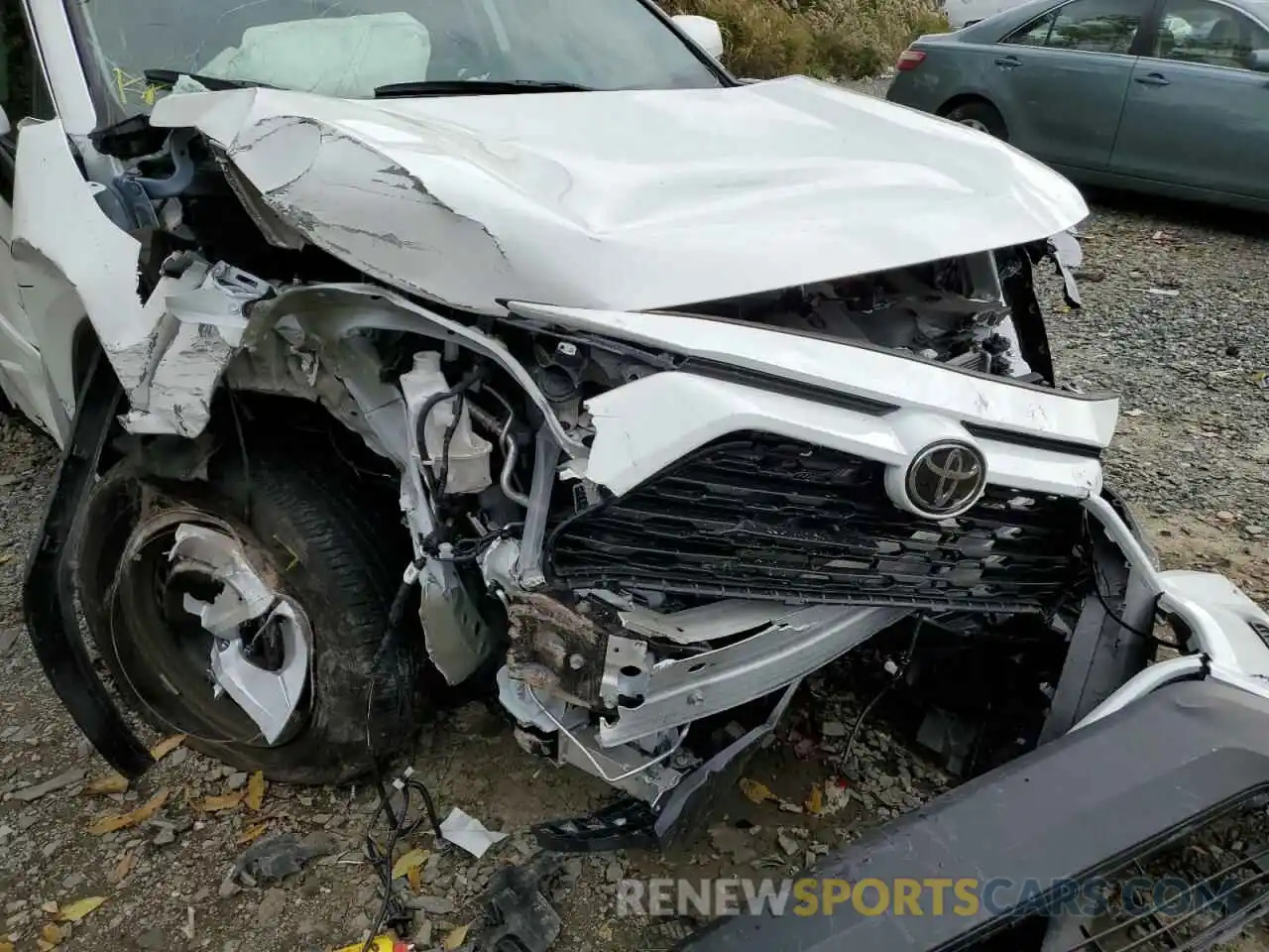 9 Photograph of a damaged car 2T3G1RFV3LW134195 TOYOTA RAV4 2020