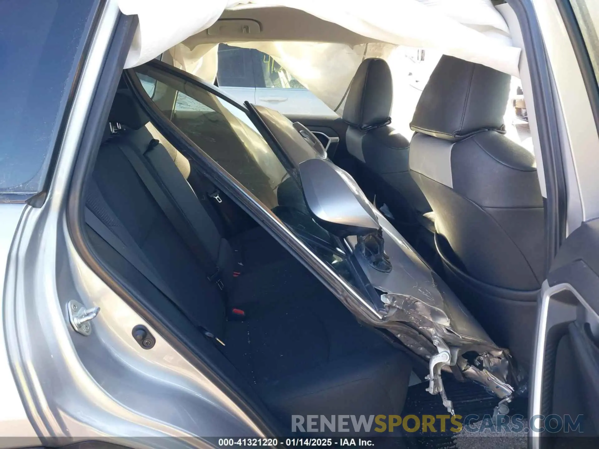8 Photograph of a damaged car 2T3G1RFV4LC138077 TOYOTA RAV4 2020