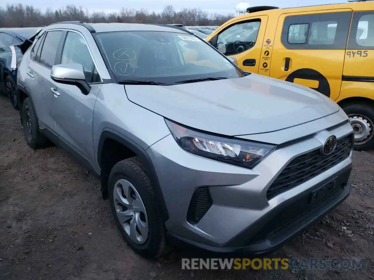 1 Photograph of a damaged car 2T3G1RFV4LW124923 TOYOTA RAV4 2020