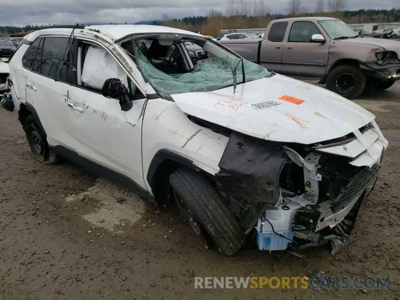 1 Photograph of a damaged car 2T3G1RFV5LC068265 TOYOTA RAV4 2020