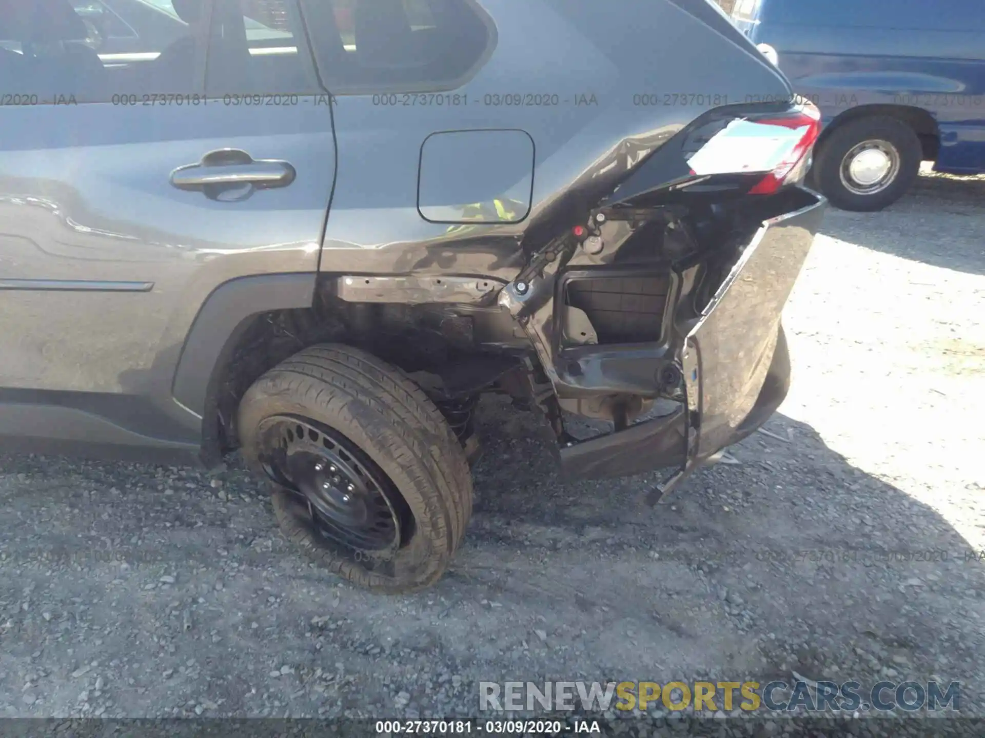 6 Photograph of a damaged car 2T3G1RFV5LC080741 TOYOTA RAV4 2020