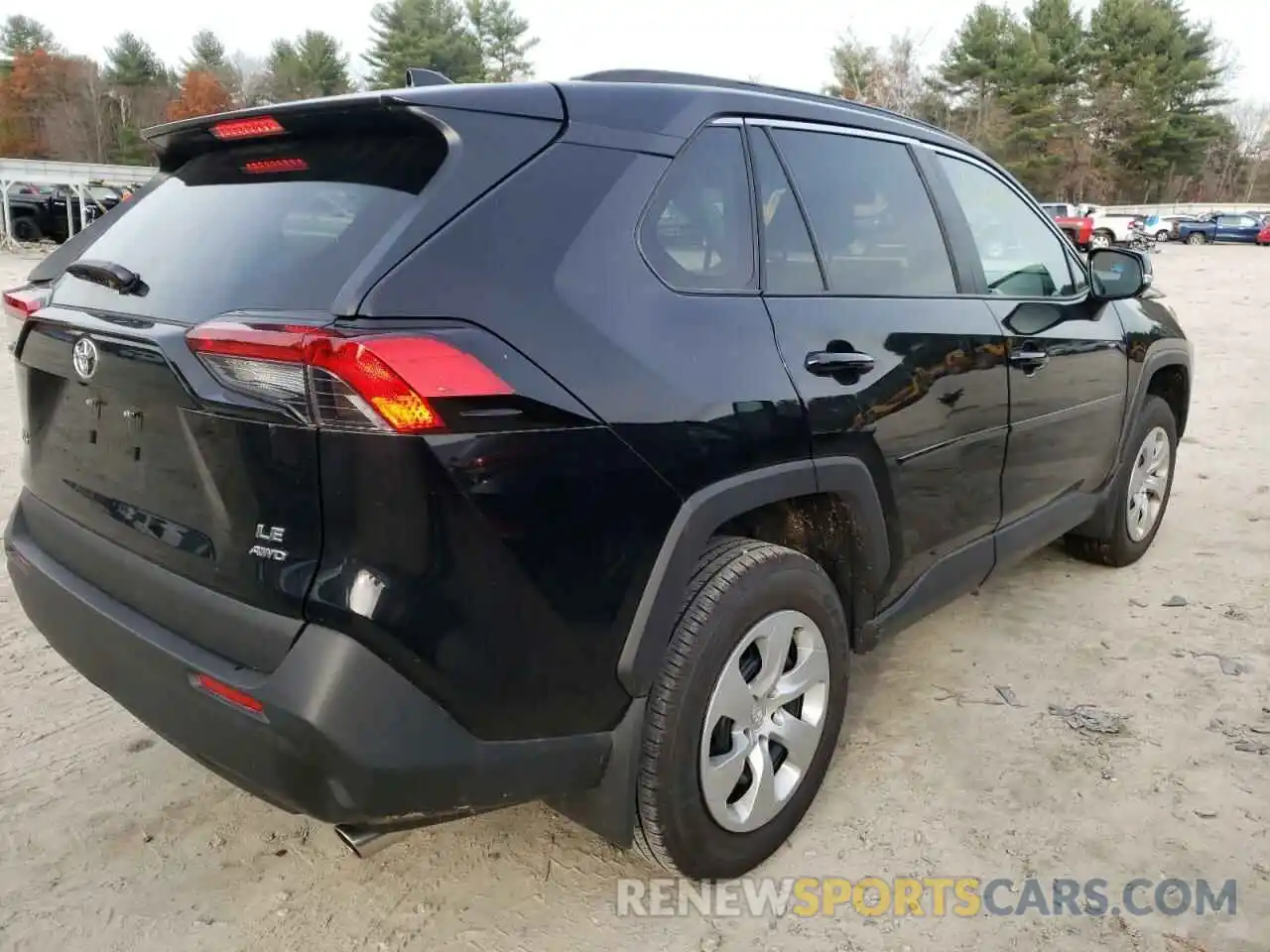 4 Photograph of a damaged car 2T3G1RFV5LC131171 TOYOTA RAV4 2020