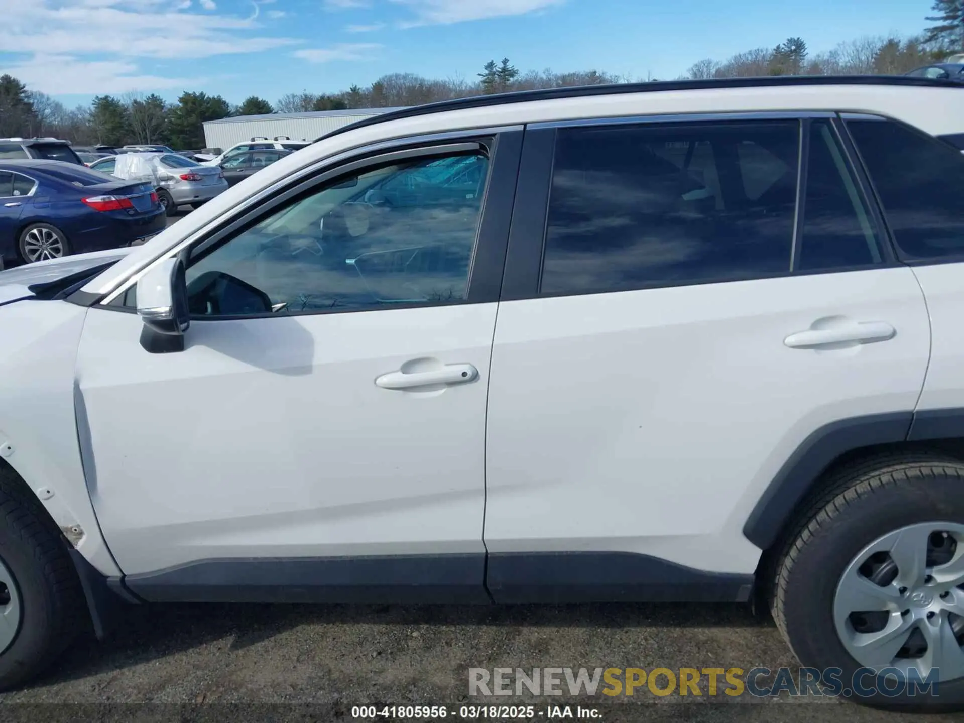 14 Photograph of a damaged car 2T3G1RFV5LW087235 TOYOTA RAV4 2020
