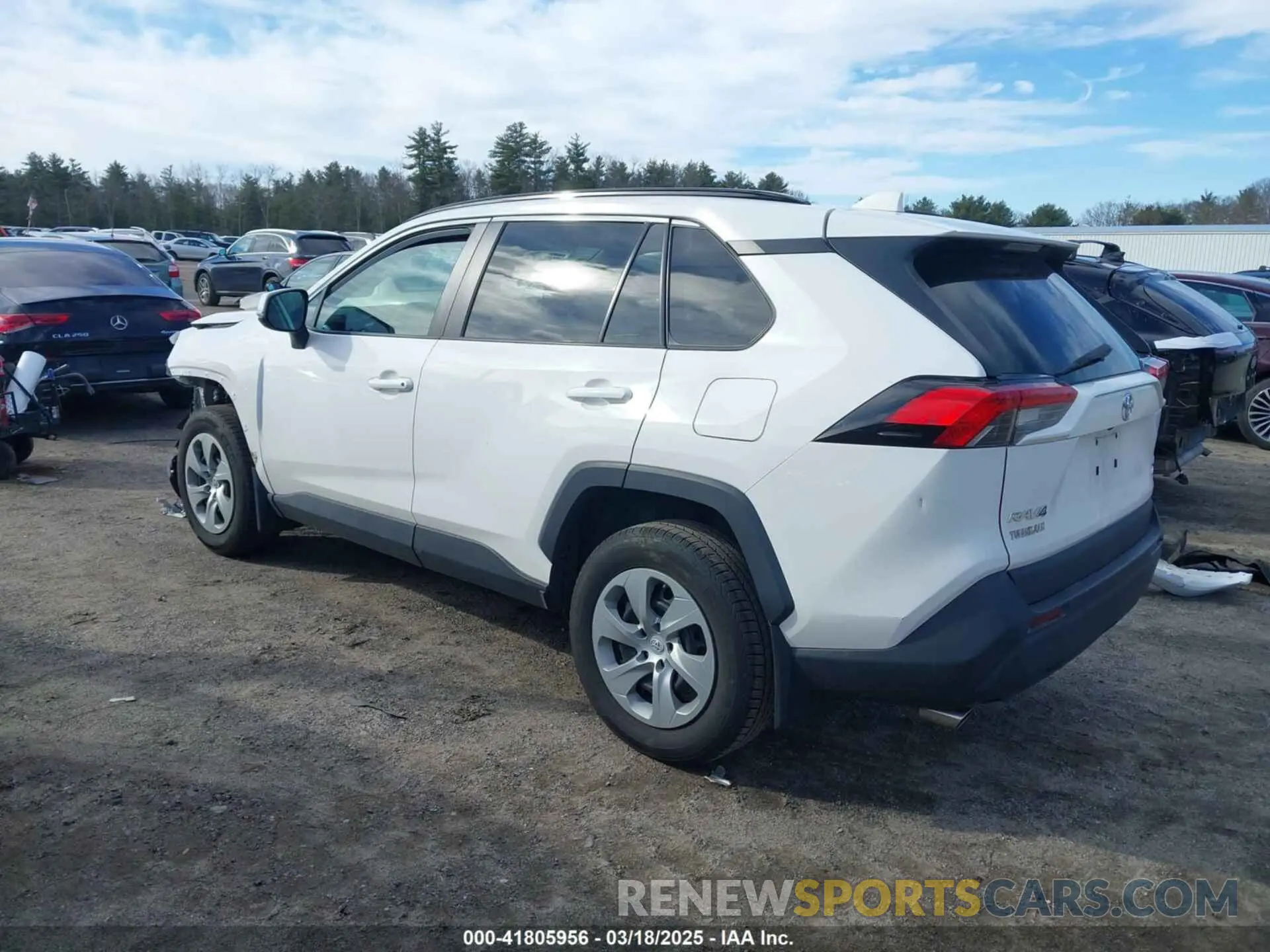 3 Photograph of a damaged car 2T3G1RFV5LW087235 TOYOTA RAV4 2020