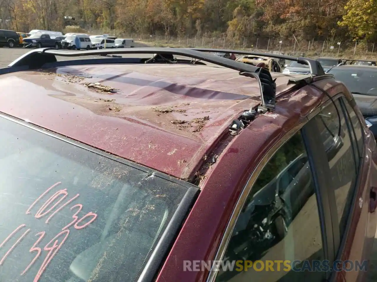 9 Photograph of a damaged car 2T3G1RFV5LW098381 TOYOTA RAV4 2020