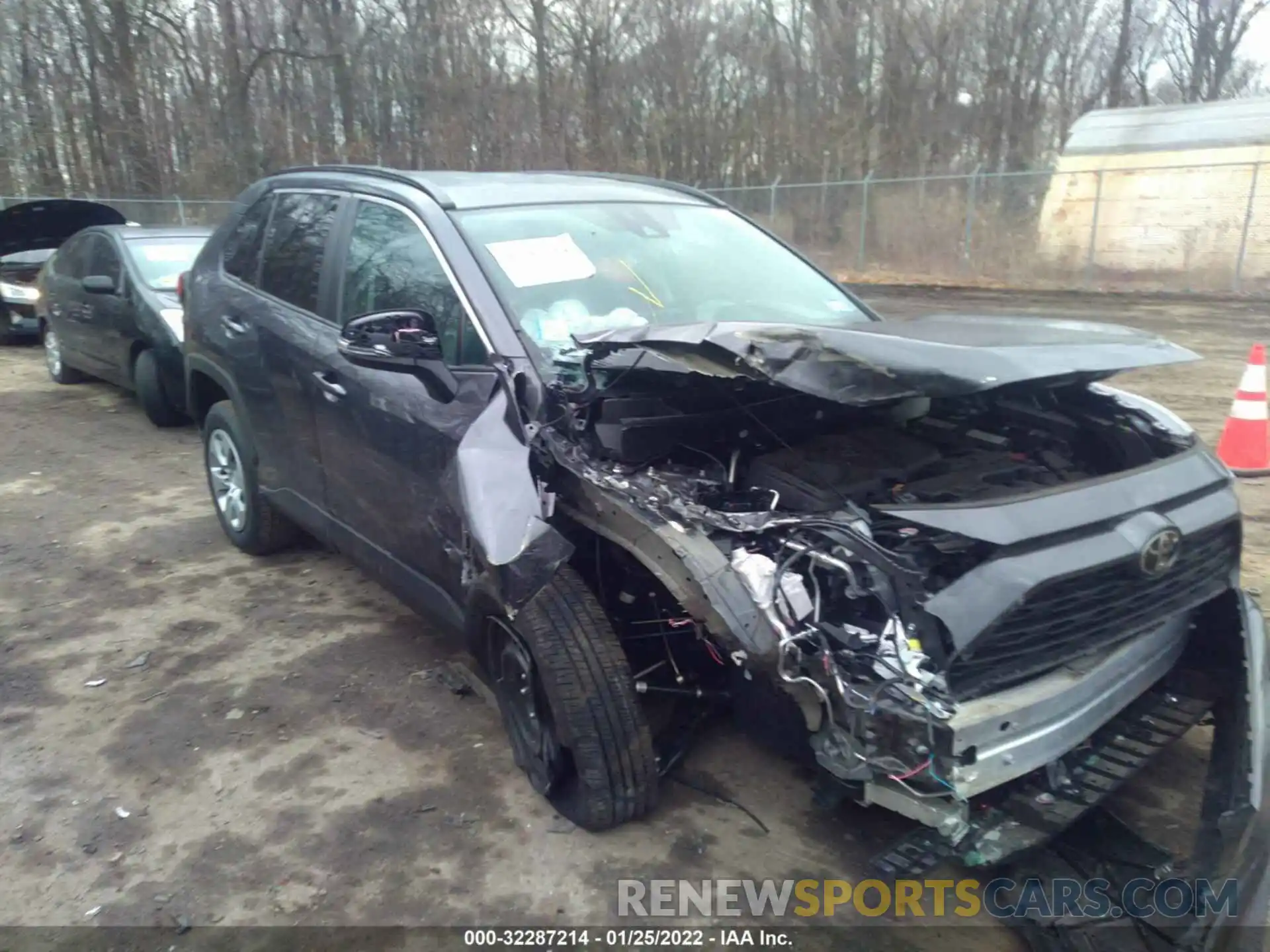 1 Photograph of a damaged car 2T3G1RFV5LW108262 TOYOTA RAV4 2020