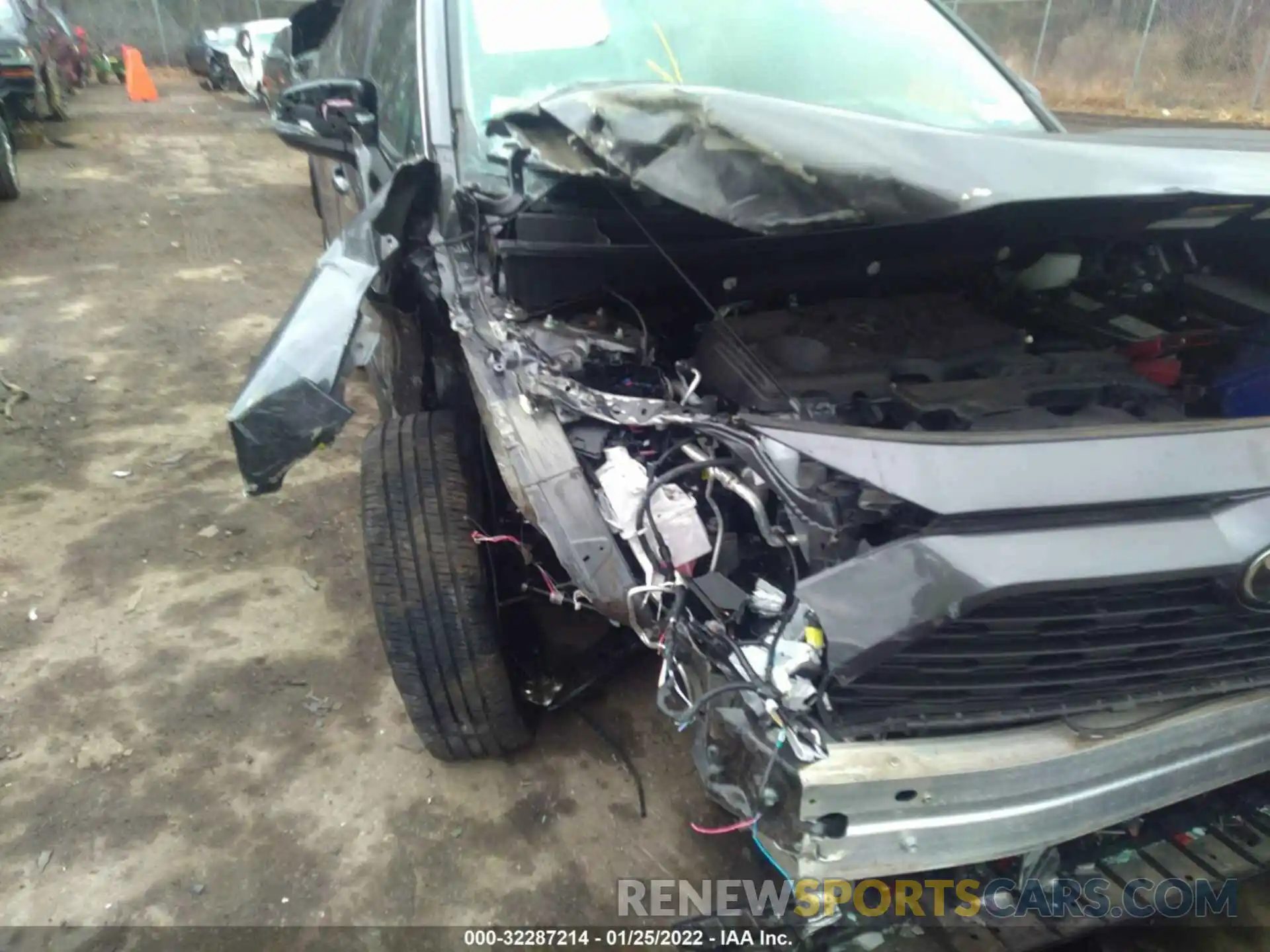 6 Photograph of a damaged car 2T3G1RFV5LW108262 TOYOTA RAV4 2020