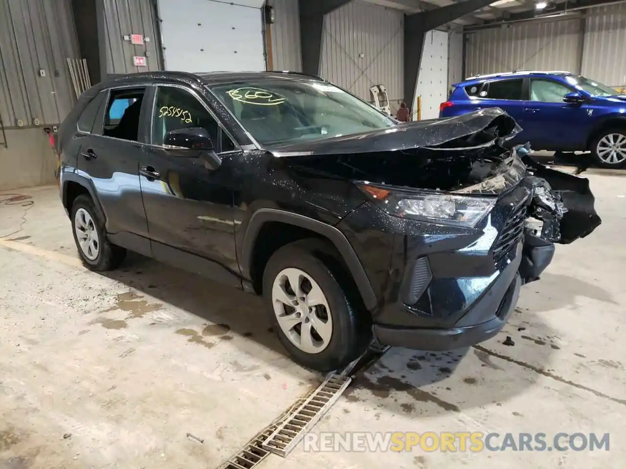 1 Photograph of a damaged car 2T3G1RFV5LW113851 TOYOTA RAV4 2020