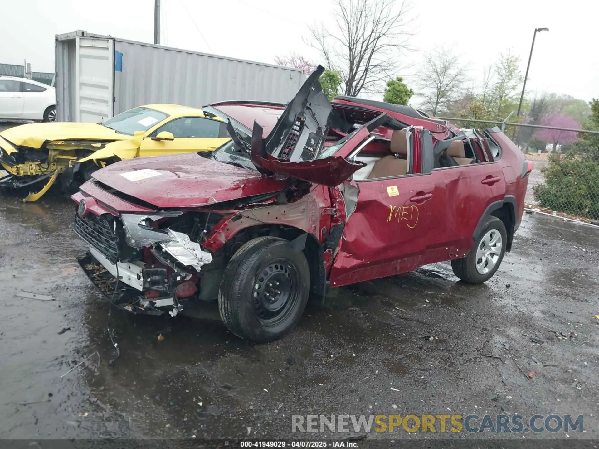 2 Photograph of a damaged car 2T3G1RFV5LW132934 TOYOTA RAV4 2020