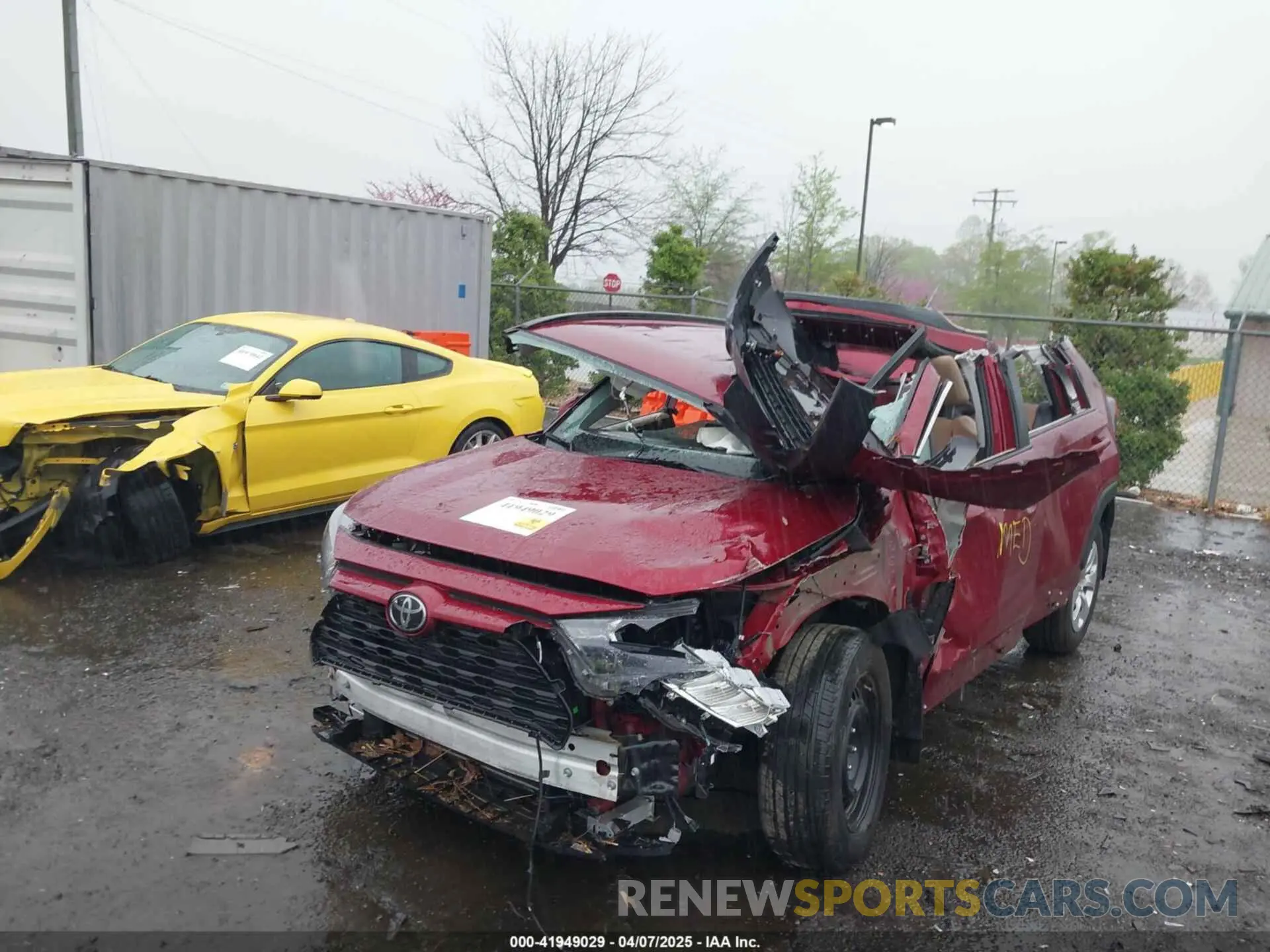 6 Photograph of a damaged car 2T3G1RFV5LW132934 TOYOTA RAV4 2020