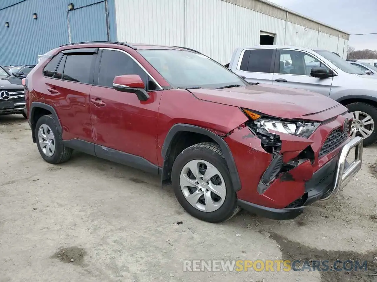 4 Photograph of a damaged car 2T3G1RFV5LW137602 TOYOTA RAV4 2020