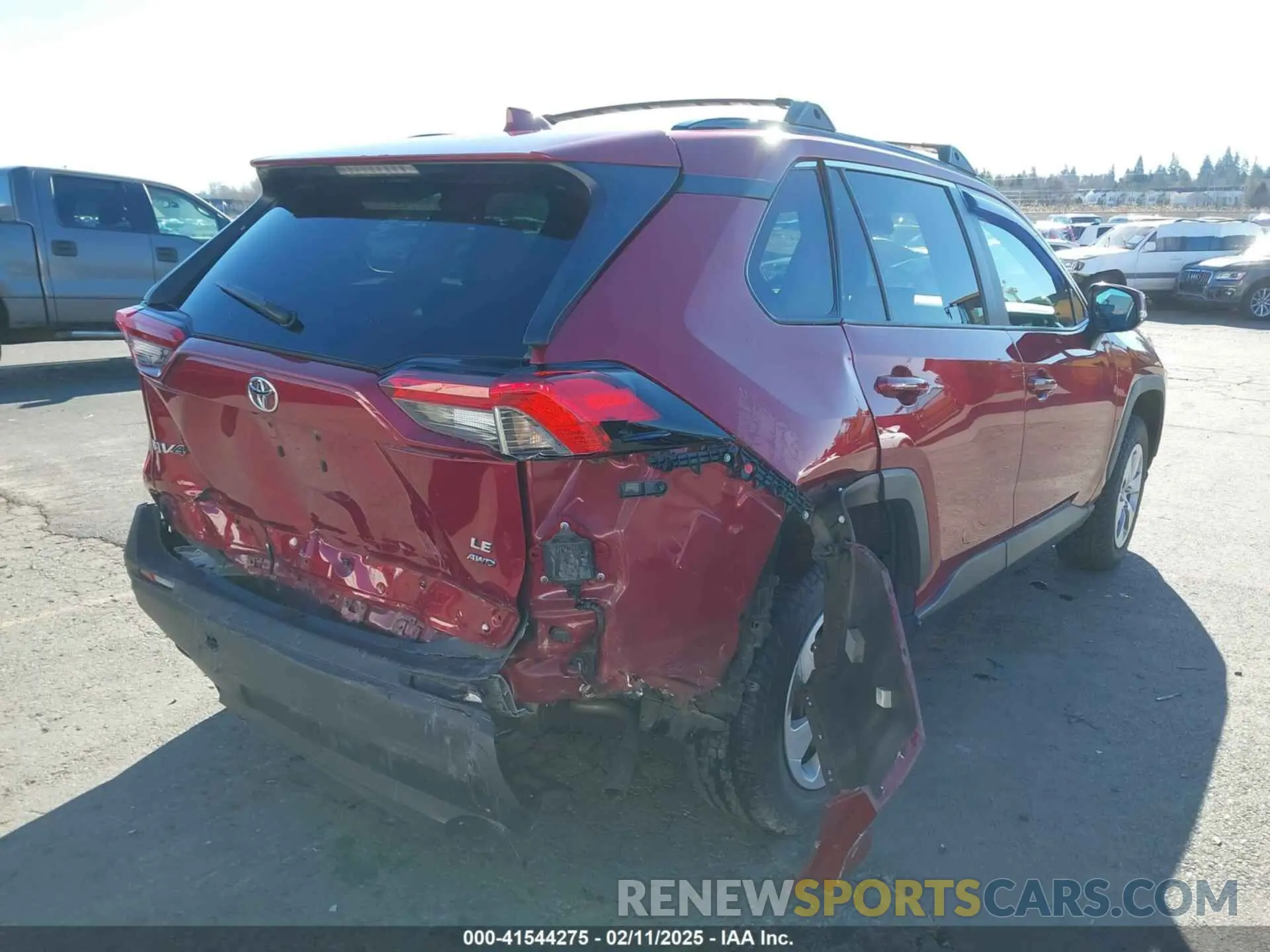 4 Photograph of a damaged car 2T3G1RFV6LC063141 TOYOTA RAV4 2020