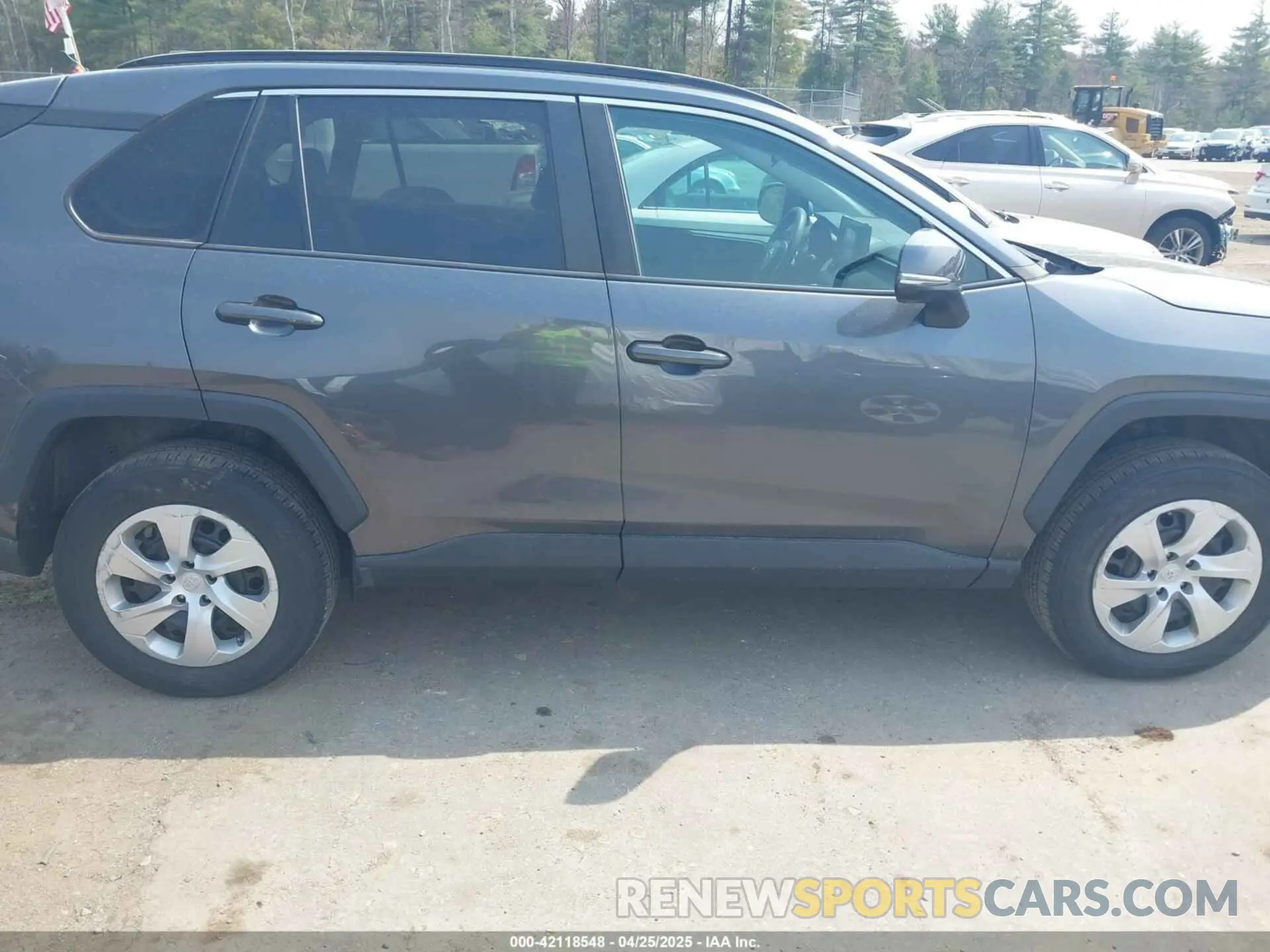 14 Photograph of a damaged car 2T3G1RFV6LC091022 TOYOTA RAV4 2020