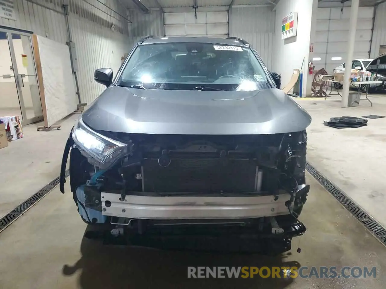 5 Photograph of a damaged car 2T3G1RFV6LC124570 TOYOTA RAV4 2020