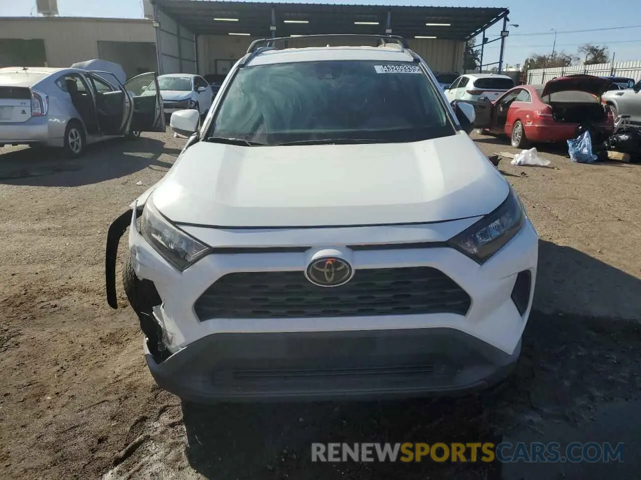 5 Photograph of a damaged car 2T3G1RFV6LW103040 TOYOTA RAV4 2020