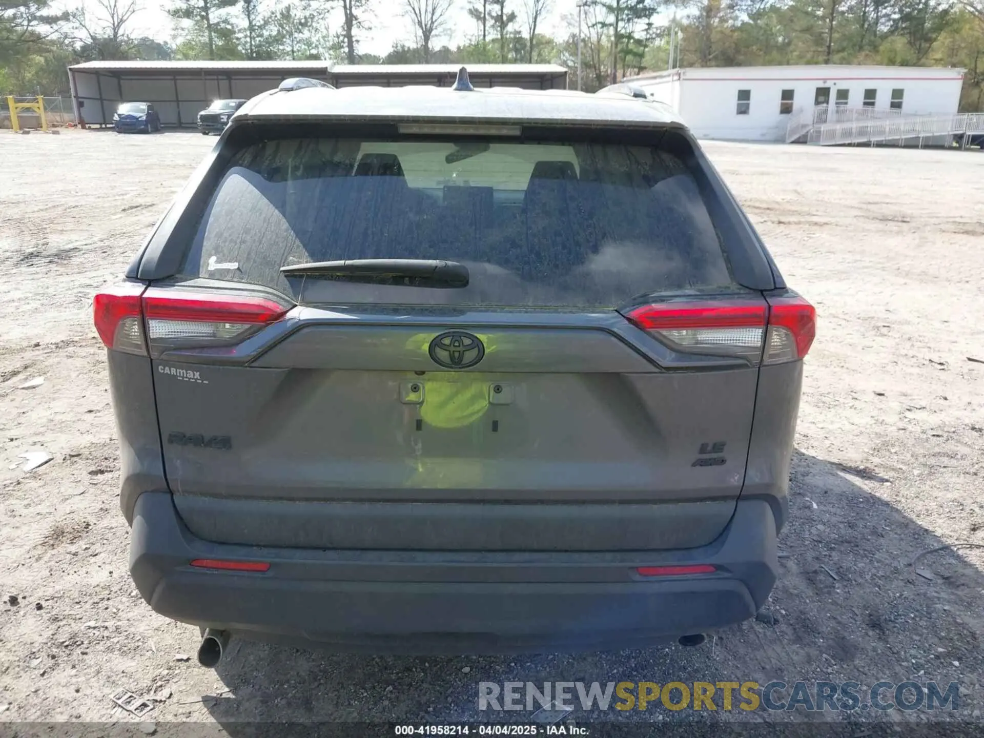 16 Photograph of a damaged car 2T3G1RFV6LW137656 TOYOTA RAV4 2020