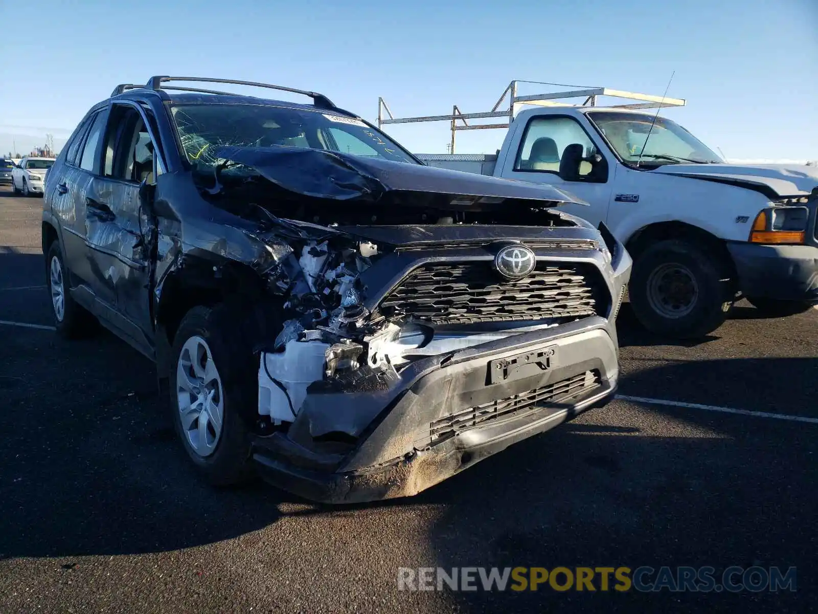 1 Photograph of a damaged car 2T3G1RFV7LC137554 TOYOTA RAV4 2020