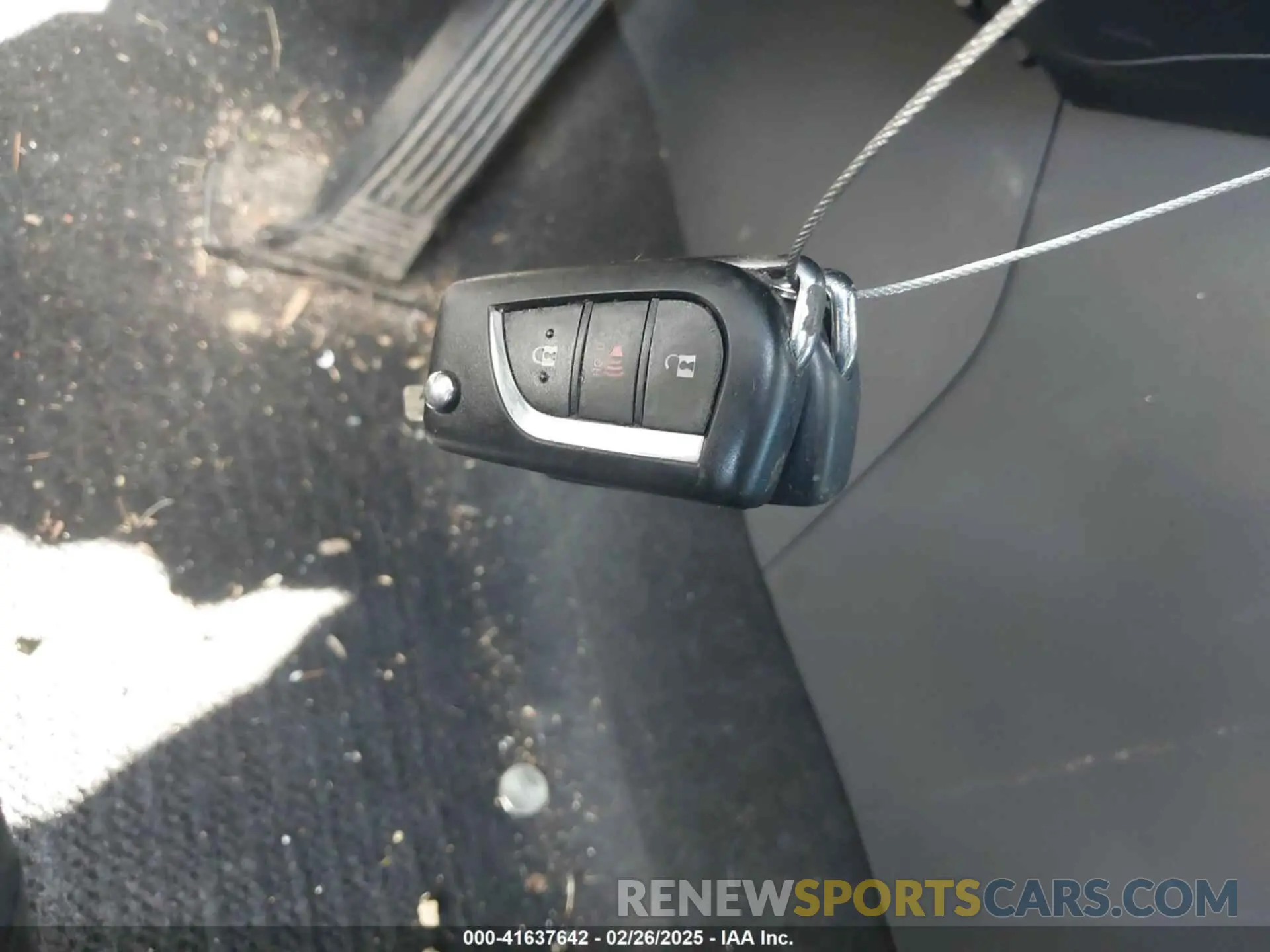 11 Photograph of a damaged car 2T3G1RFV7LW117920 TOYOTA RAV4 2020