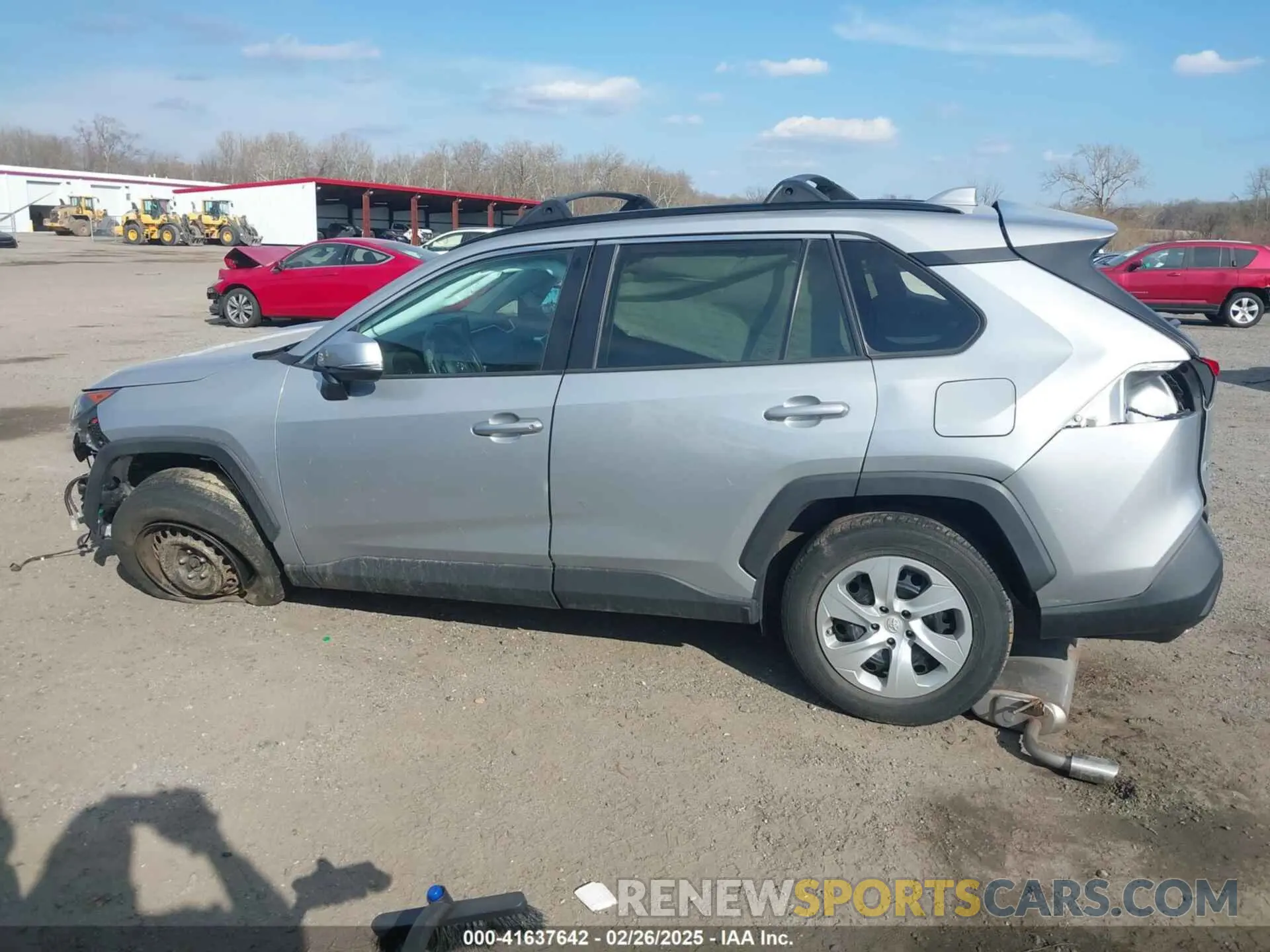 14 Photograph of a damaged car 2T3G1RFV7LW117920 TOYOTA RAV4 2020
