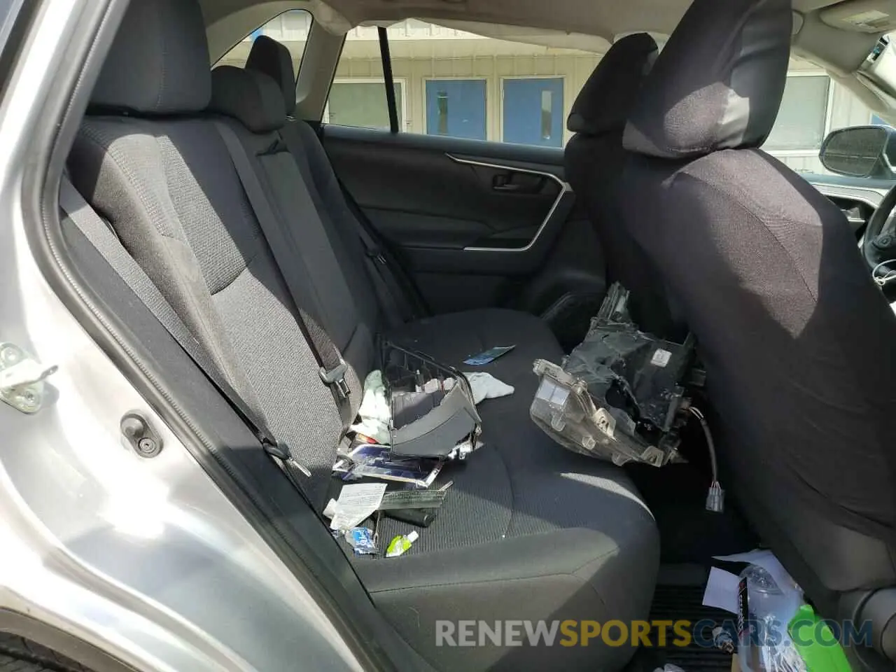 11 Photograph of a damaged car 2T3G1RFV8LC124344 TOYOTA RAV4 2020