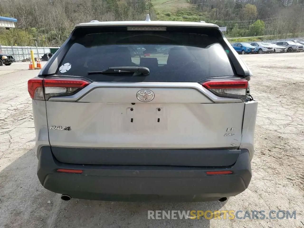 6 Photograph of a damaged car 2T3G1RFV8LC124344 TOYOTA RAV4 2020