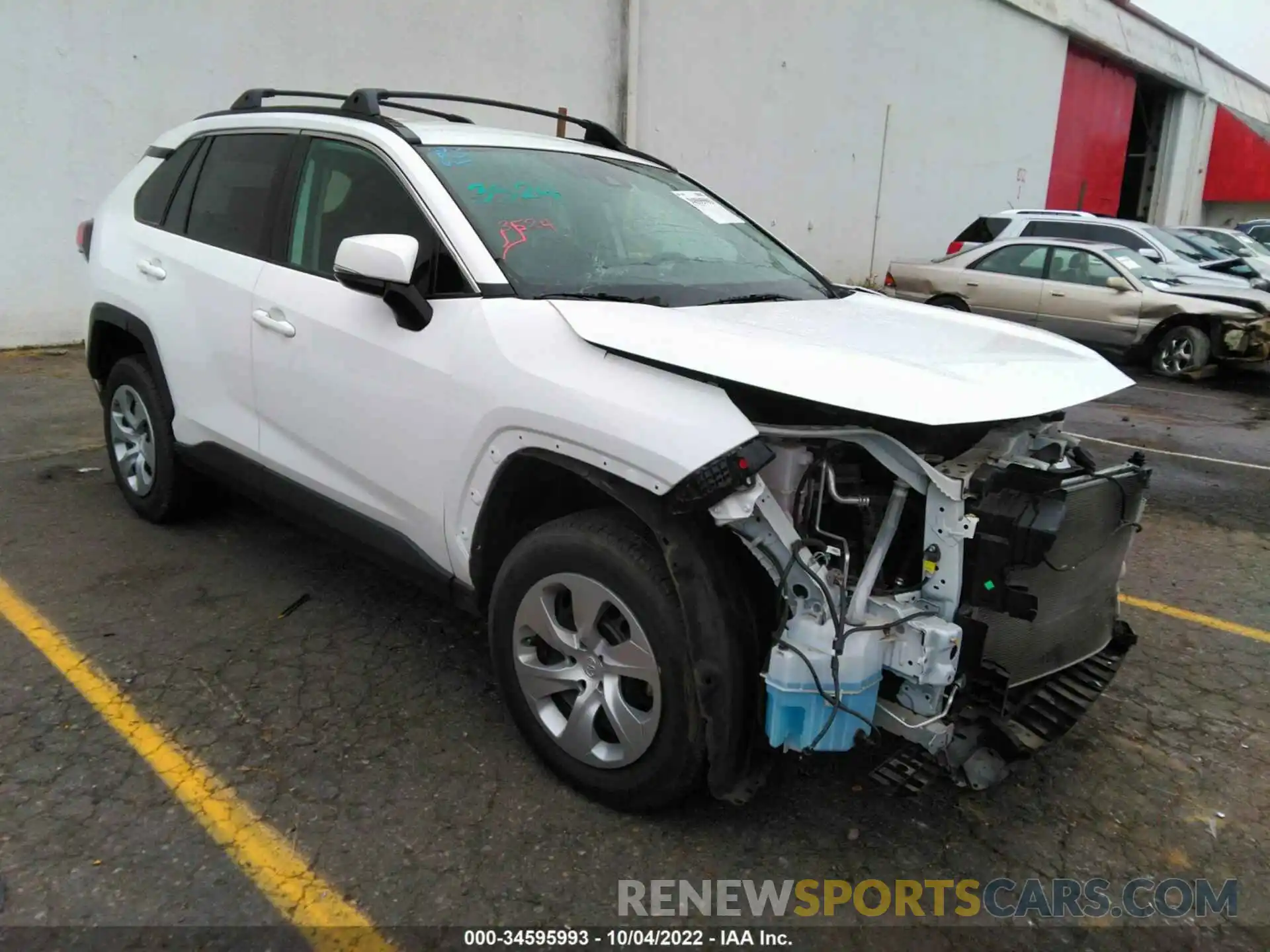 1 Photograph of a damaged car 2T3G1RFV8LC138423 TOYOTA RAV4 2020