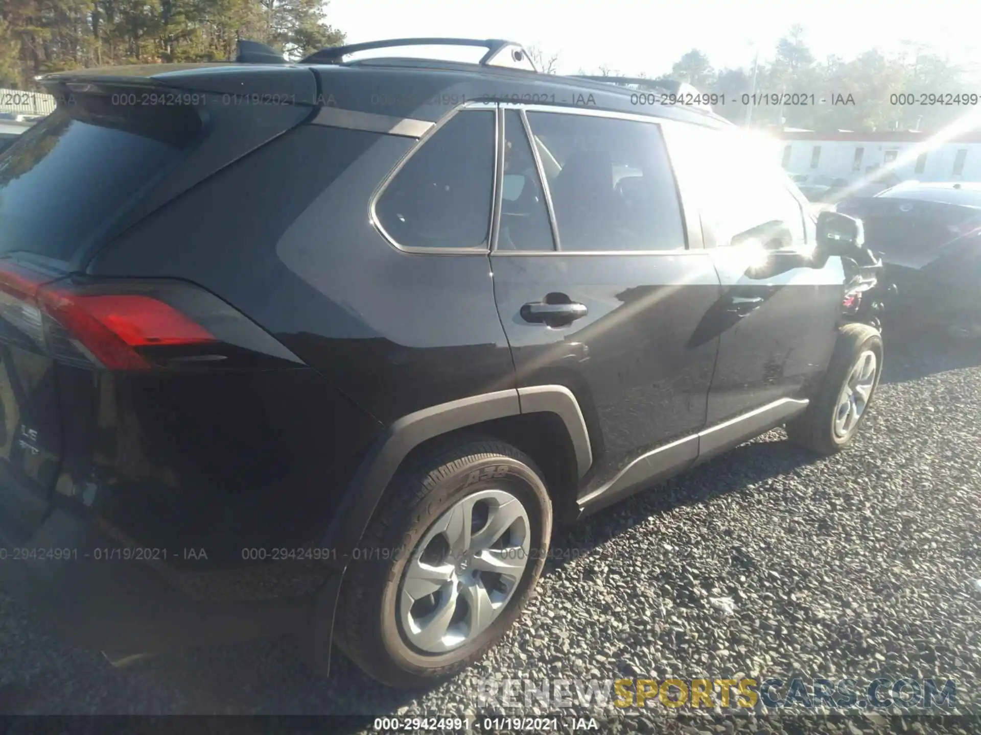 4 Photograph of a damaged car 2T3G1RFV8LC138986 TOYOTA RAV4 2020