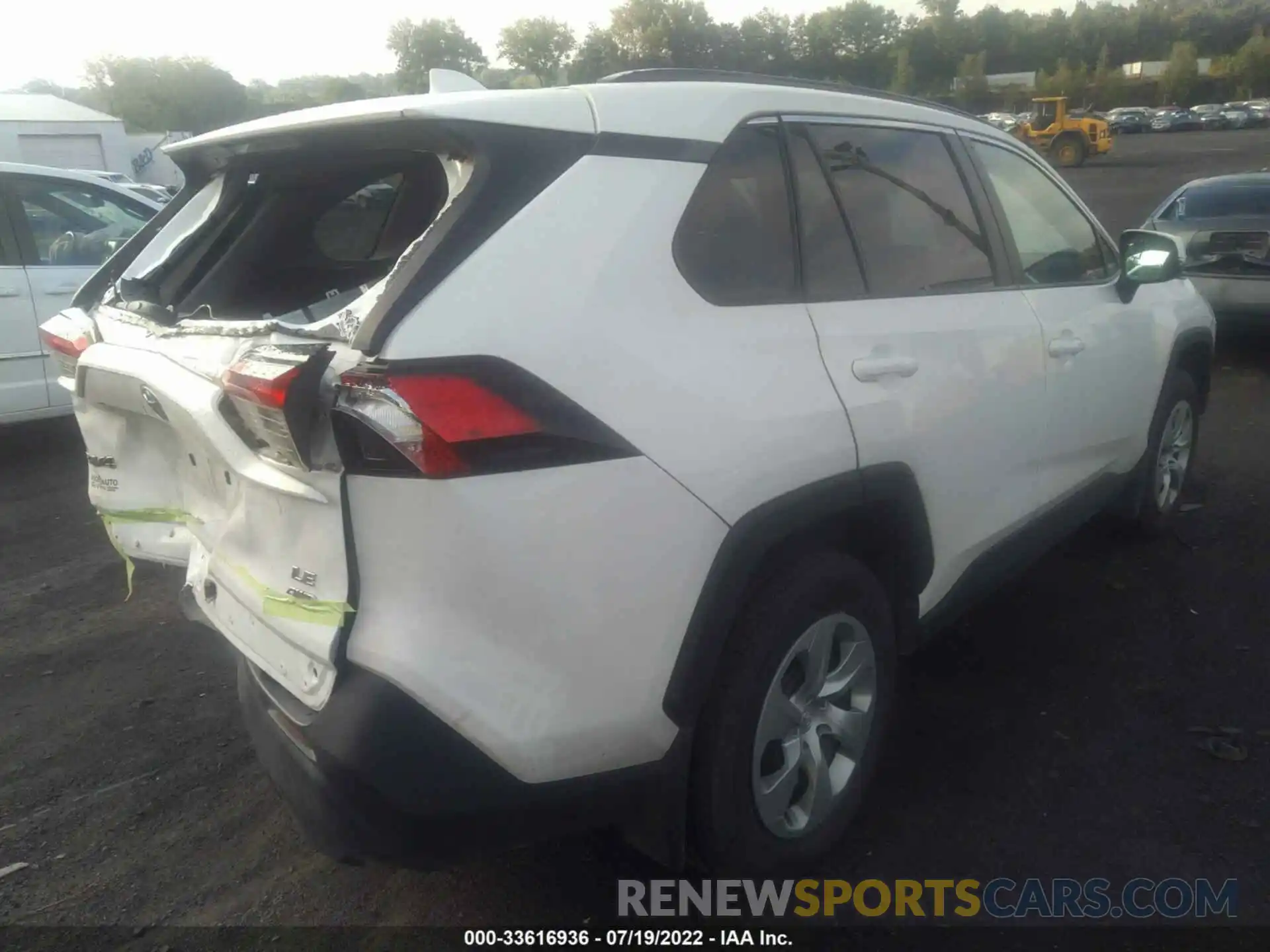 4 Photograph of a damaged car 2T3G1RFV8LW084944 TOYOTA RAV4 2020