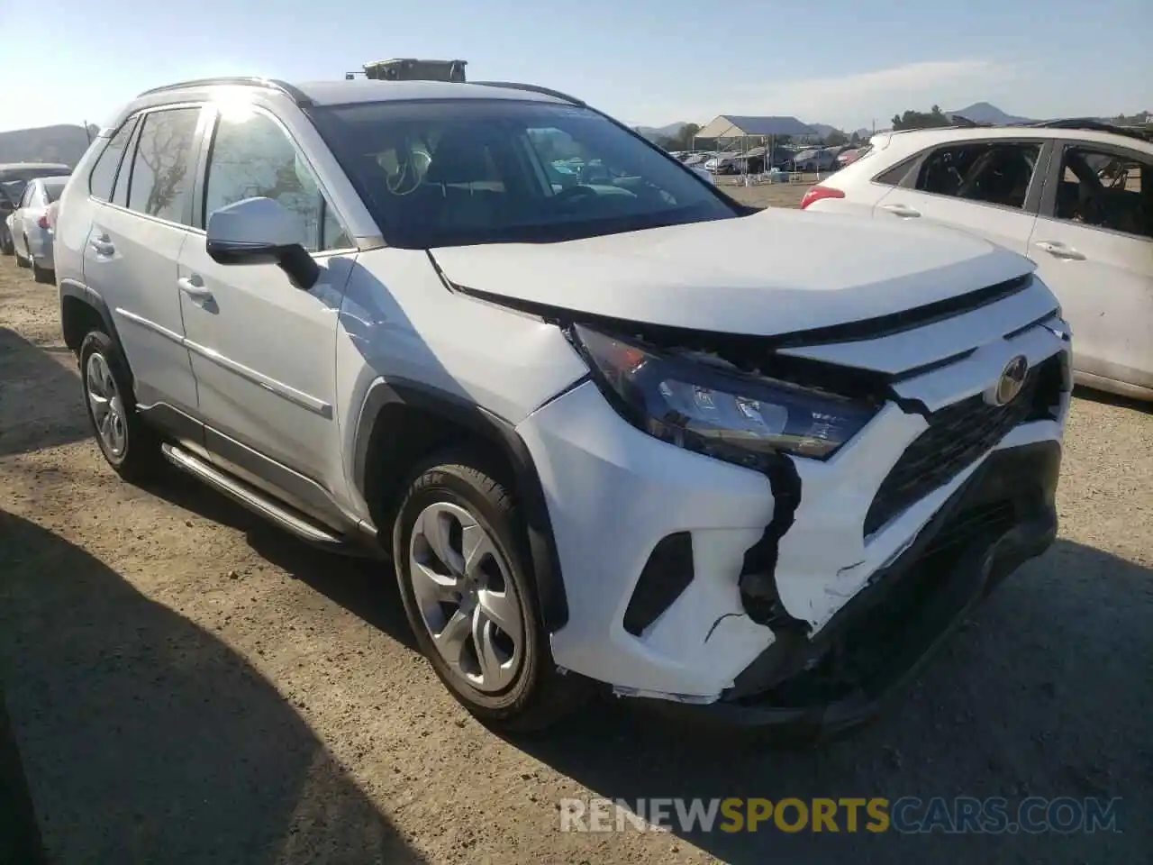 1 Photograph of a damaged car 2T3G1RFV8LW092137 TOYOTA RAV4 2020