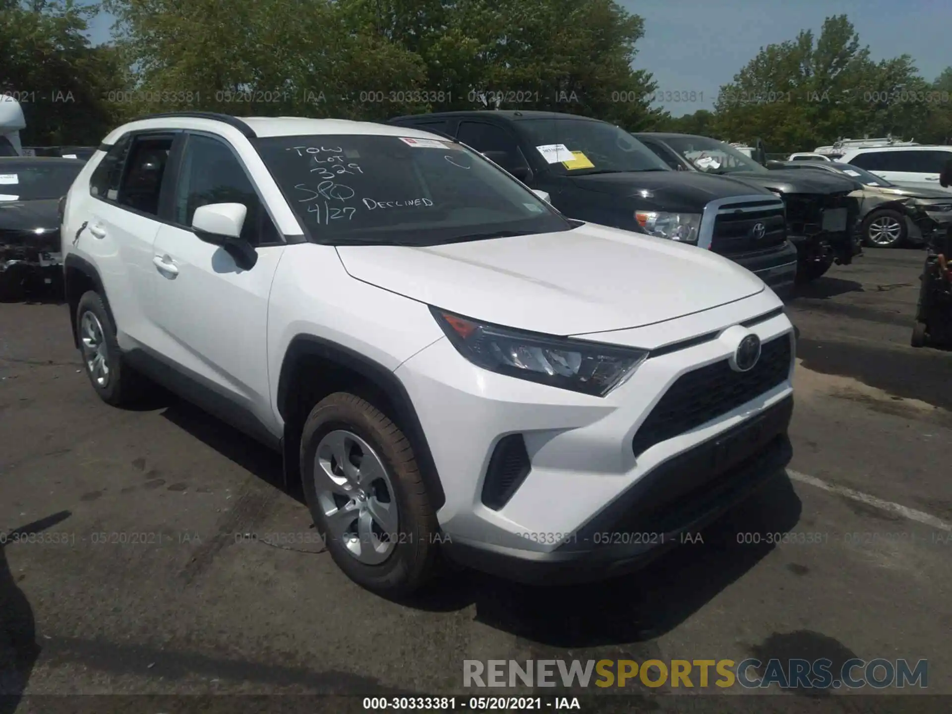 1 Photograph of a damaged car 2T3G1RFV8LW100673 TOYOTA RAV4 2020