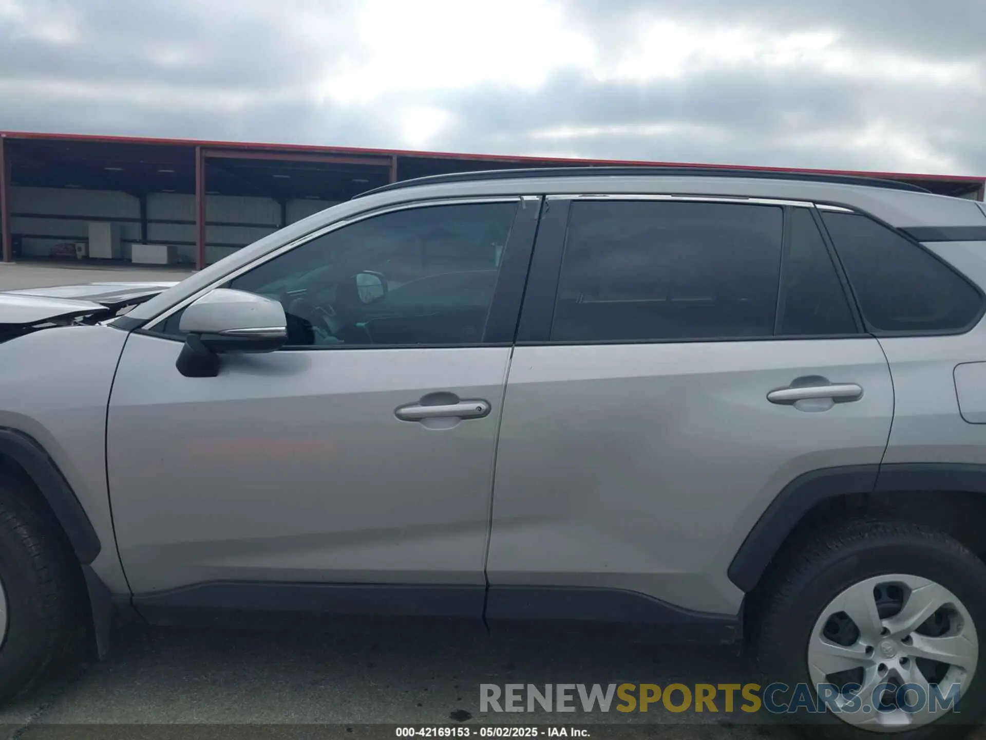 15 Photograph of a damaged car 2T3G1RFV8LW120390 TOYOTA RAV4 2020