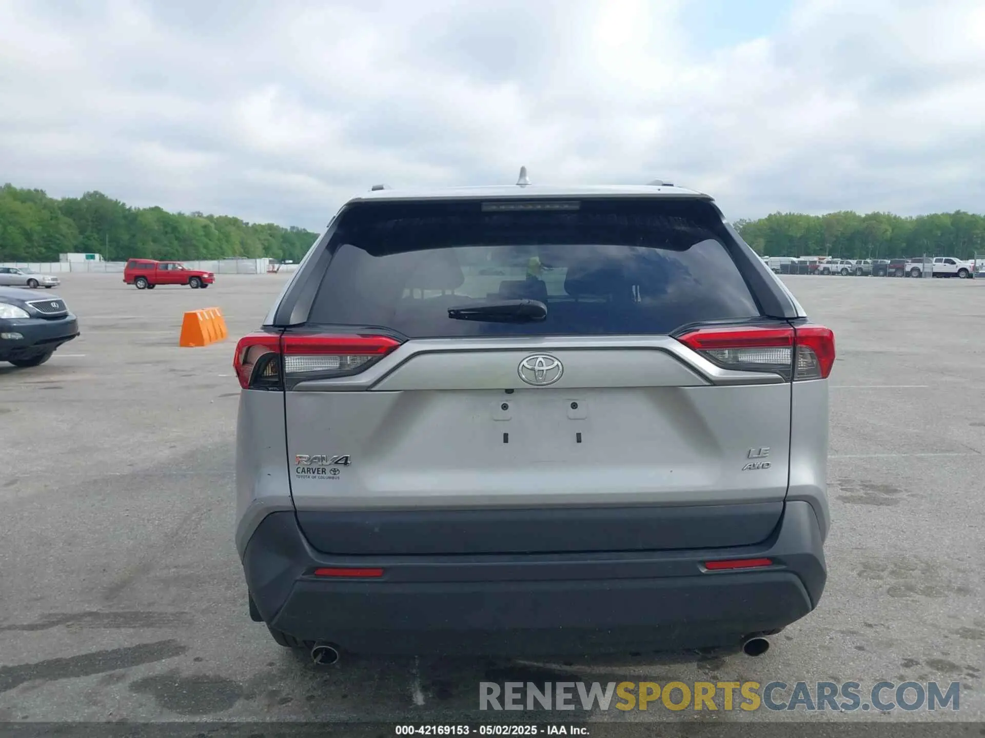 17 Photograph of a damaged car 2T3G1RFV8LW120390 TOYOTA RAV4 2020