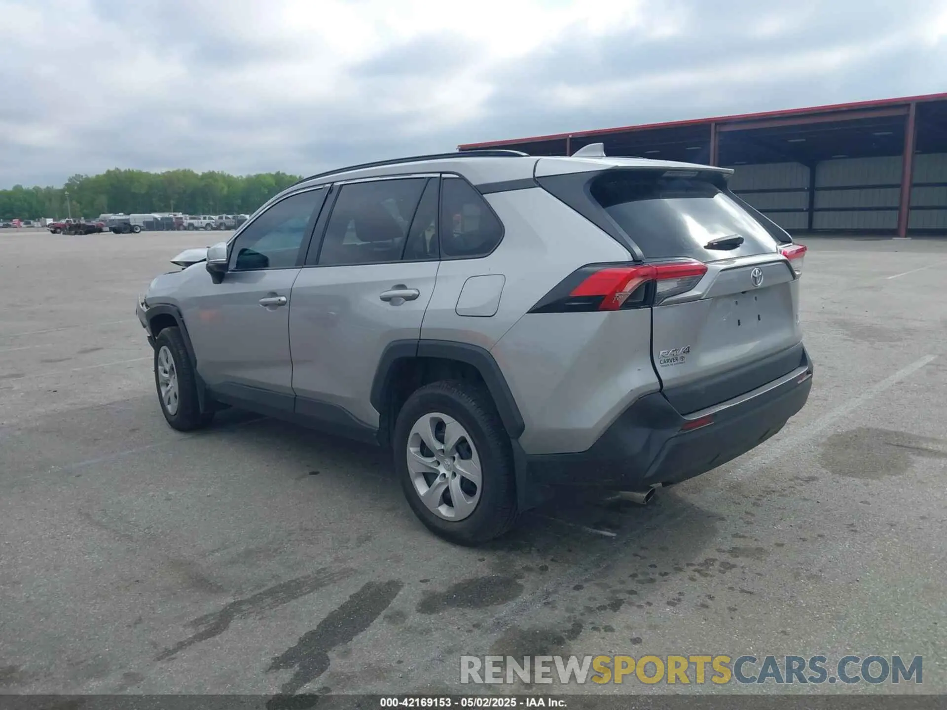 3 Photograph of a damaged car 2T3G1RFV8LW120390 TOYOTA RAV4 2020