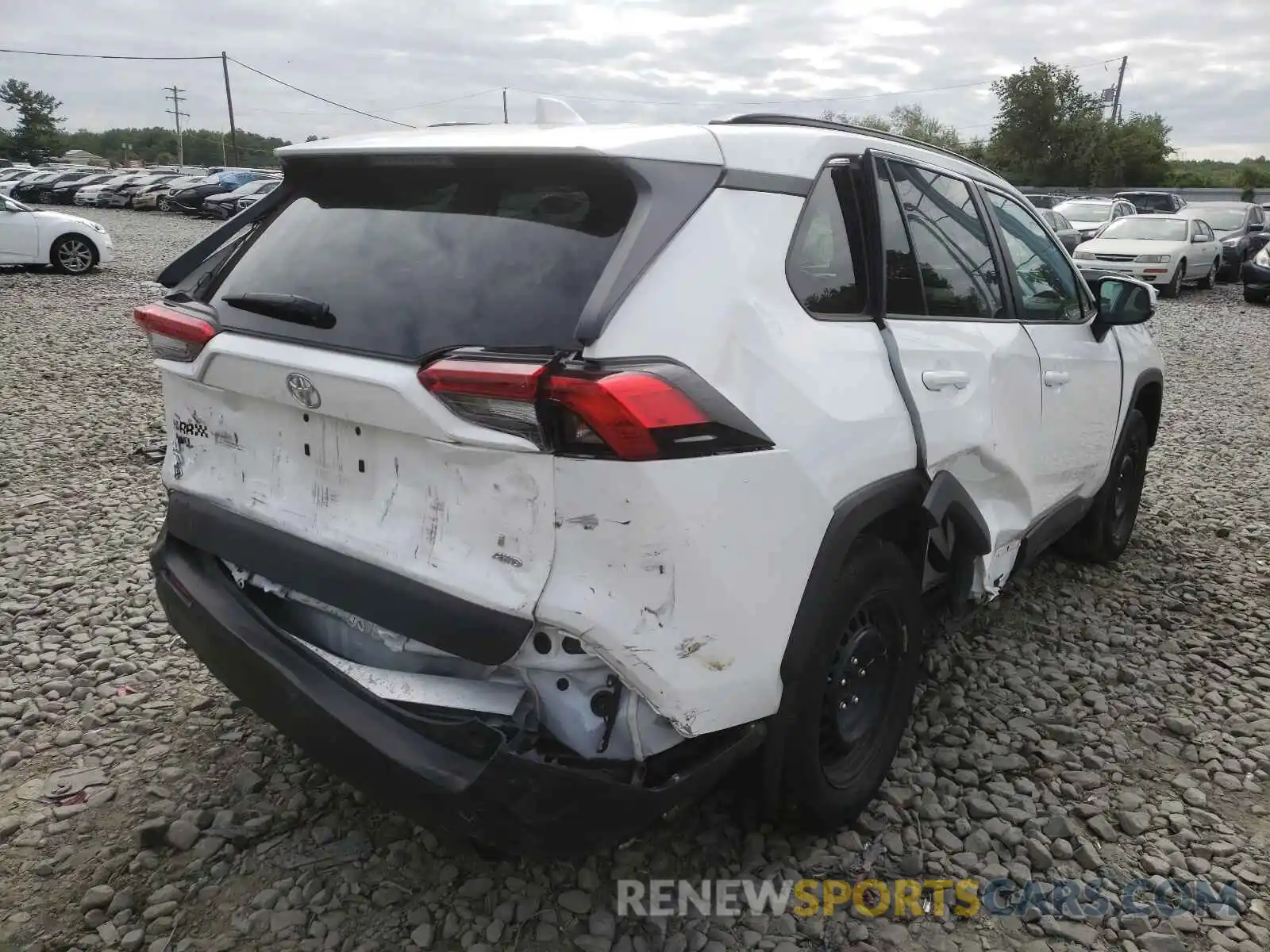 4 Photograph of a damaged car 2T3G1RFV8LW130479 TOYOTA RAV4 2020