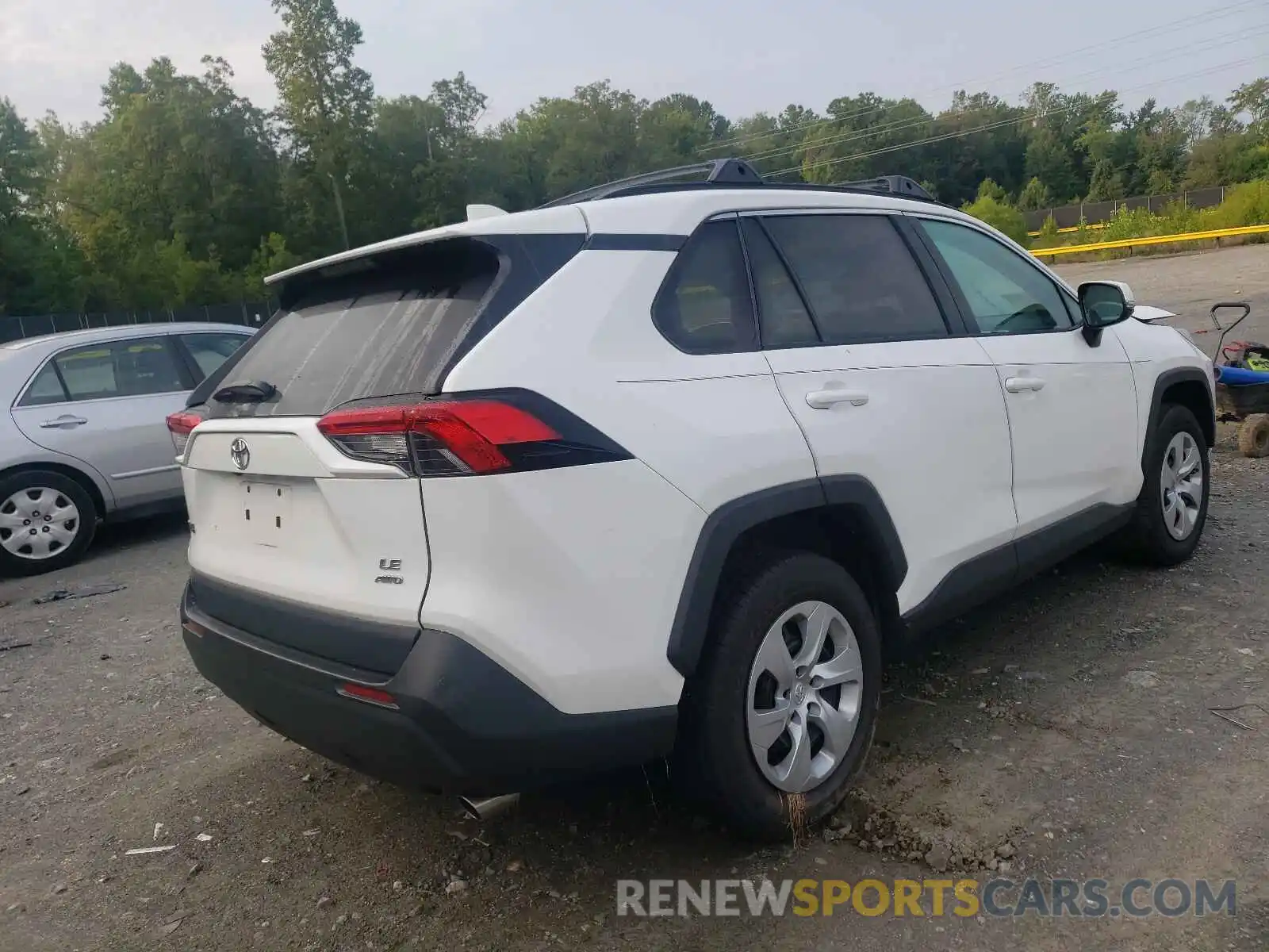 4 Photograph of a damaged car 2T3G1RFV9LC125471 TOYOTA RAV4 2020