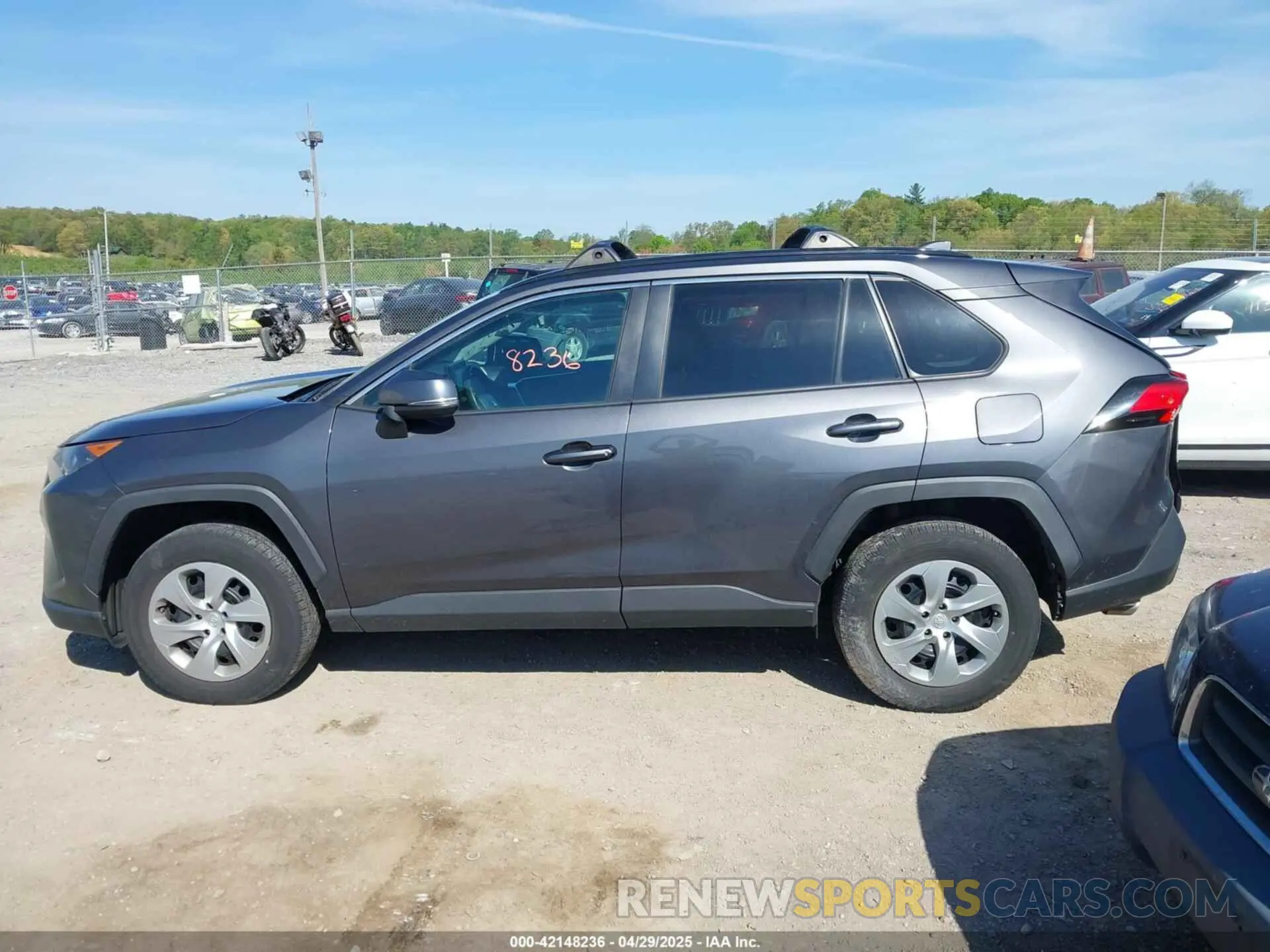 14 Photograph of a damaged car 2T3G1RFV9LW089456 TOYOTA RAV4 2020