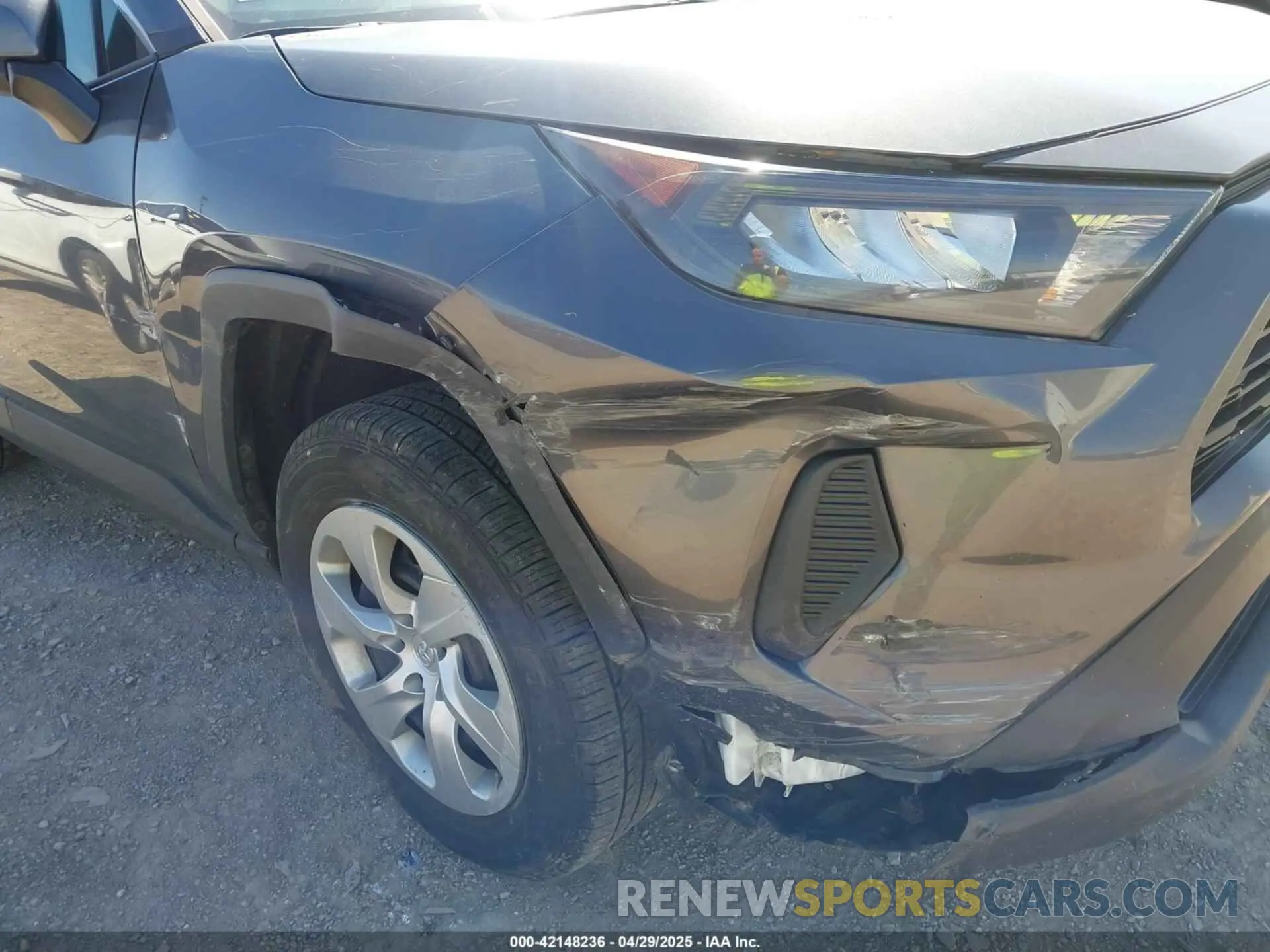 6 Photograph of a damaged car 2T3G1RFV9LW089456 TOYOTA RAV4 2020