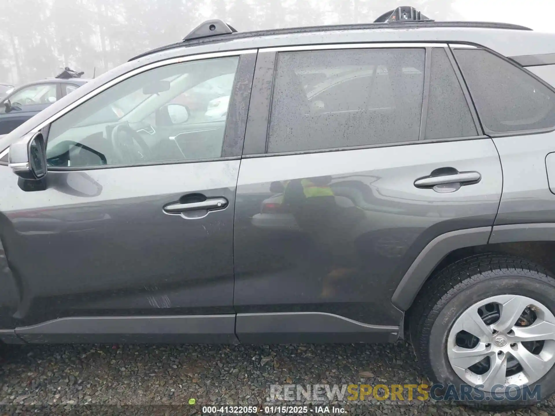 15 Photograph of a damaged car 2T3G1RFVXLC105102 TOYOTA RAV4 2020