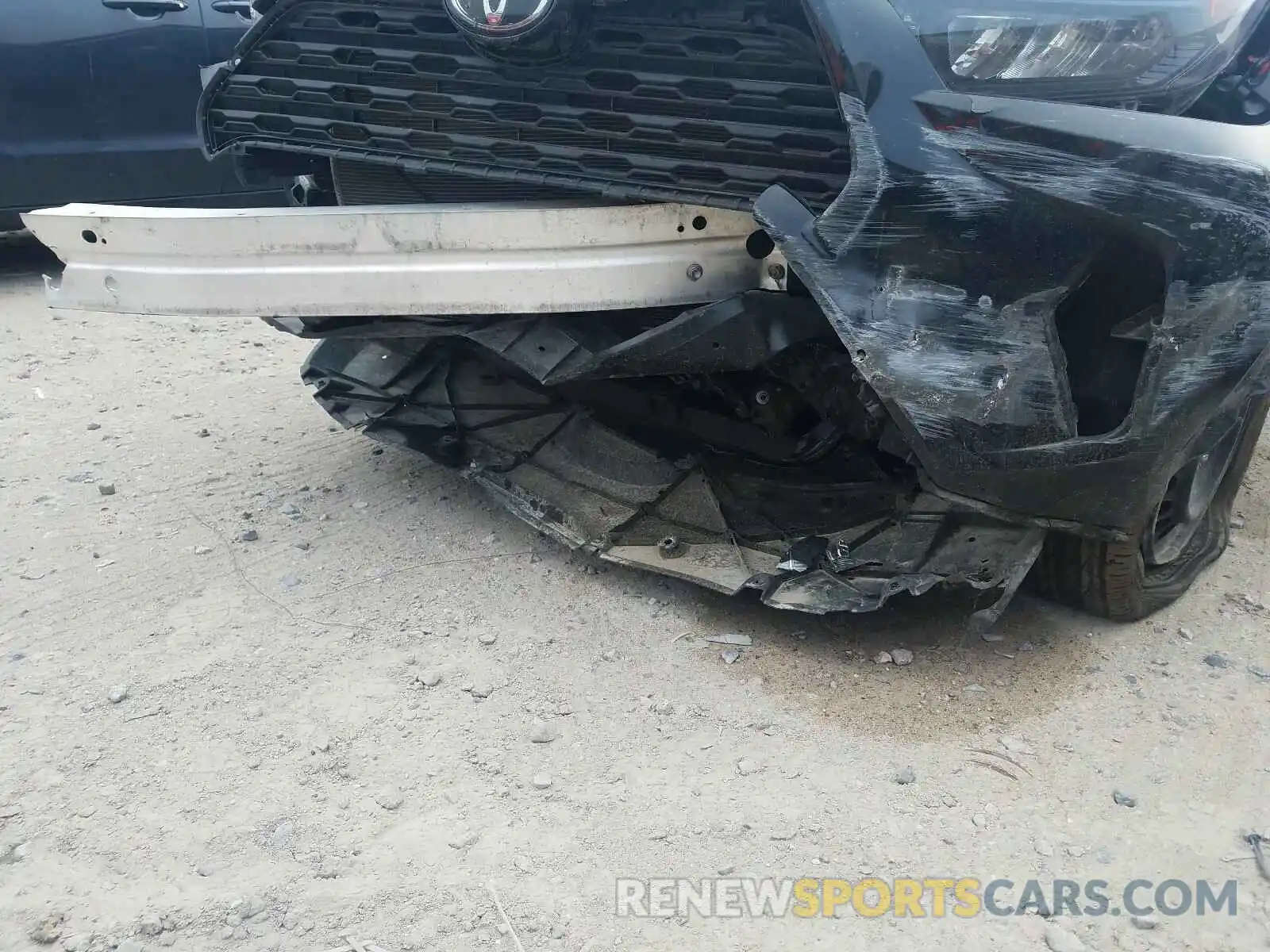 9 Photograph of a damaged car 2T3H1RFV0LC046274 TOYOTA RAV4 2020