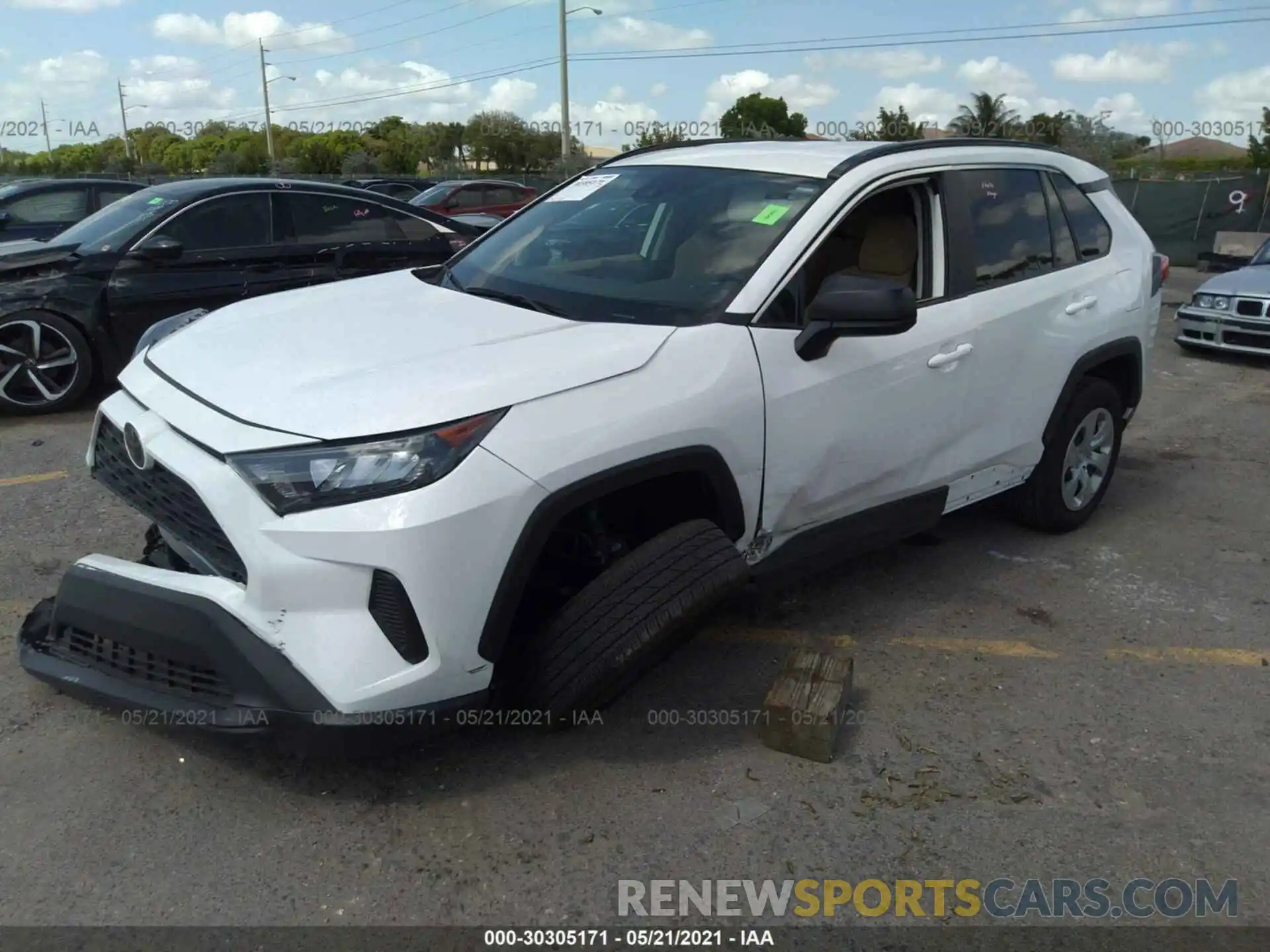 2 Photograph of a damaged car 2T3H1RFV0LC051328 TOYOTA RAV4 2020