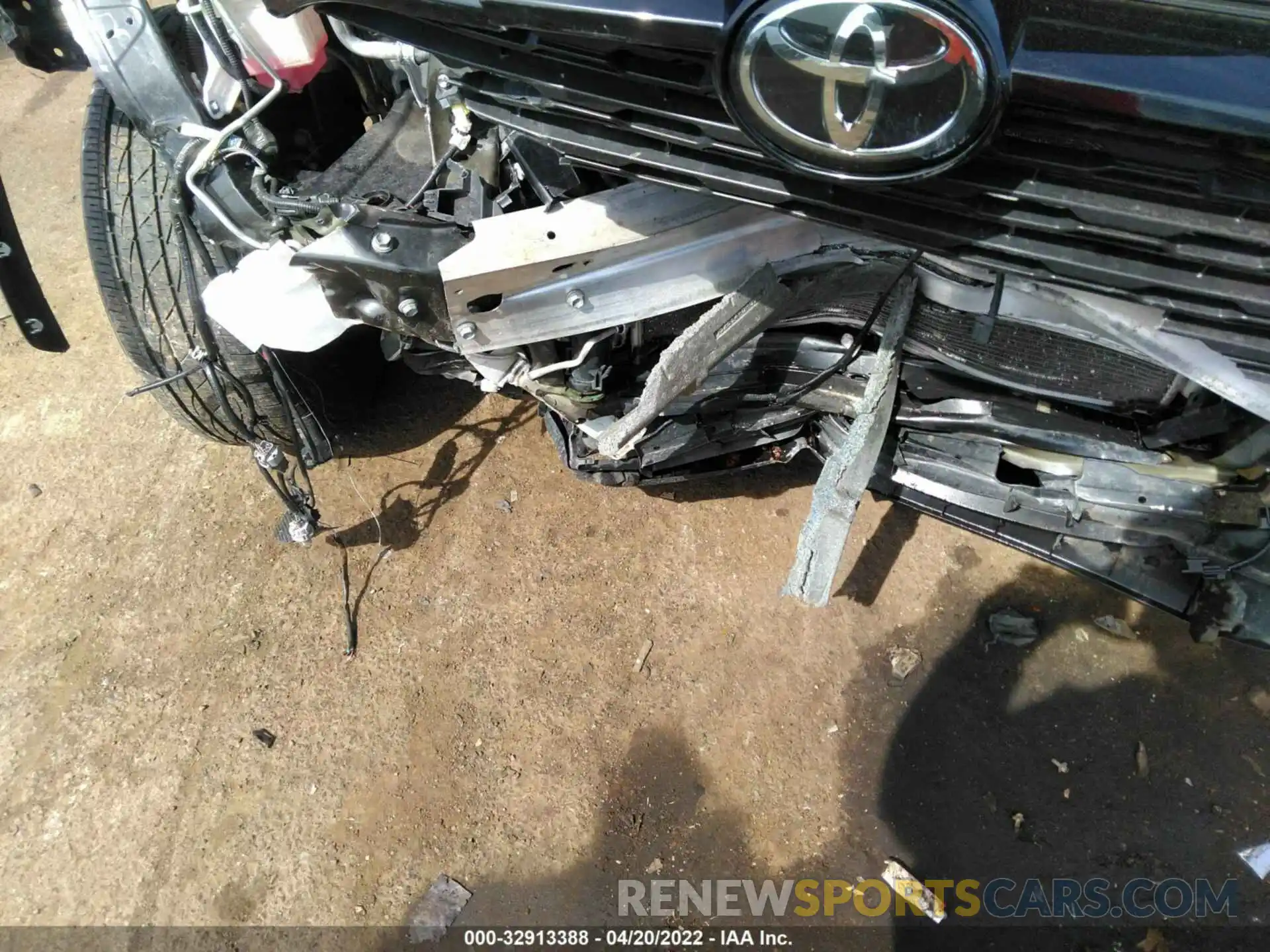 6 Photograph of a damaged car 2T3H1RFV0LC056965 TOYOTA RAV4 2020