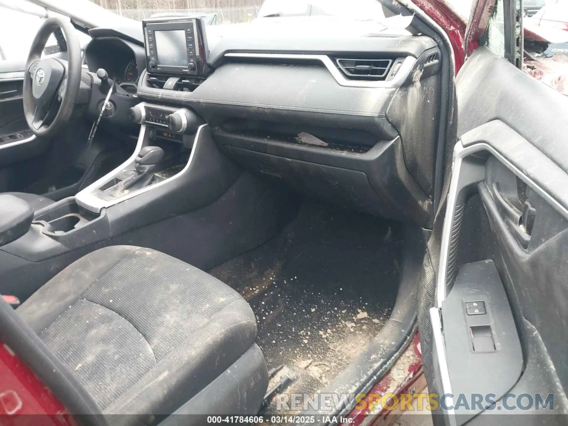 5 Photograph of a damaged car 2T3H1RFV0LC072860 TOYOTA RAV4 2020