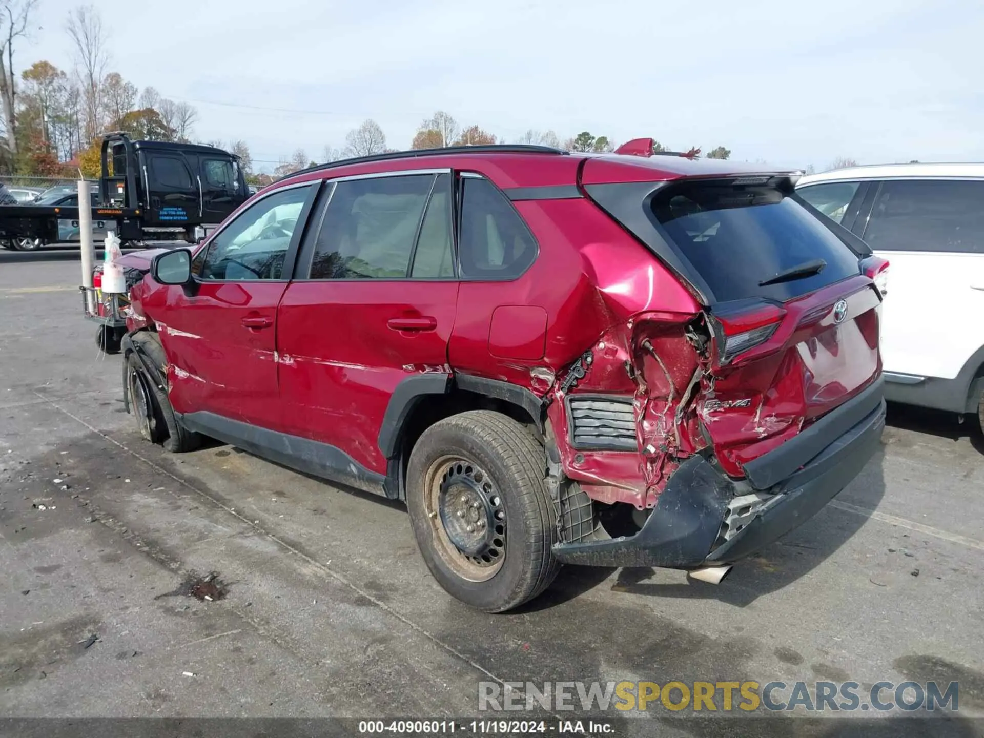 3 Photograph of a damaged car 2T3H1RFV0LC073331 TOYOTA RAV4 2020
