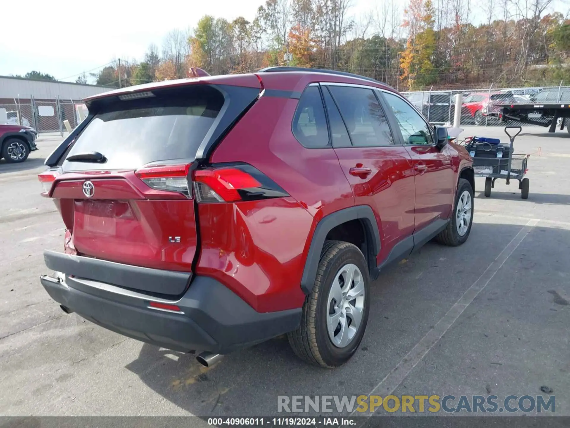 4 Photograph of a damaged car 2T3H1RFV0LC073331 TOYOTA RAV4 2020