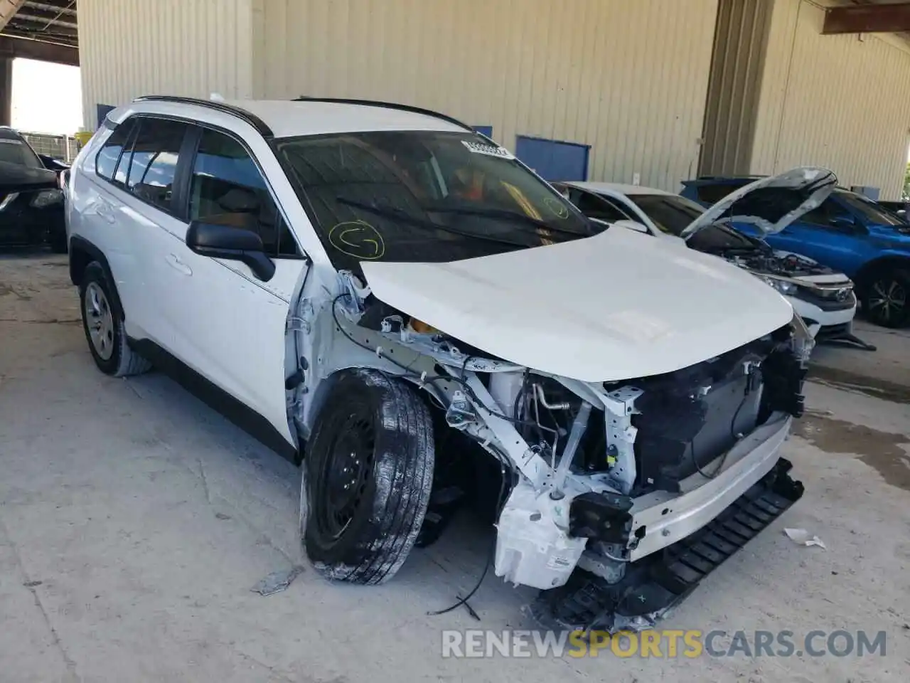 1 Photograph of a damaged car 2T3H1RFV0LC075709 TOYOTA RAV4 2020