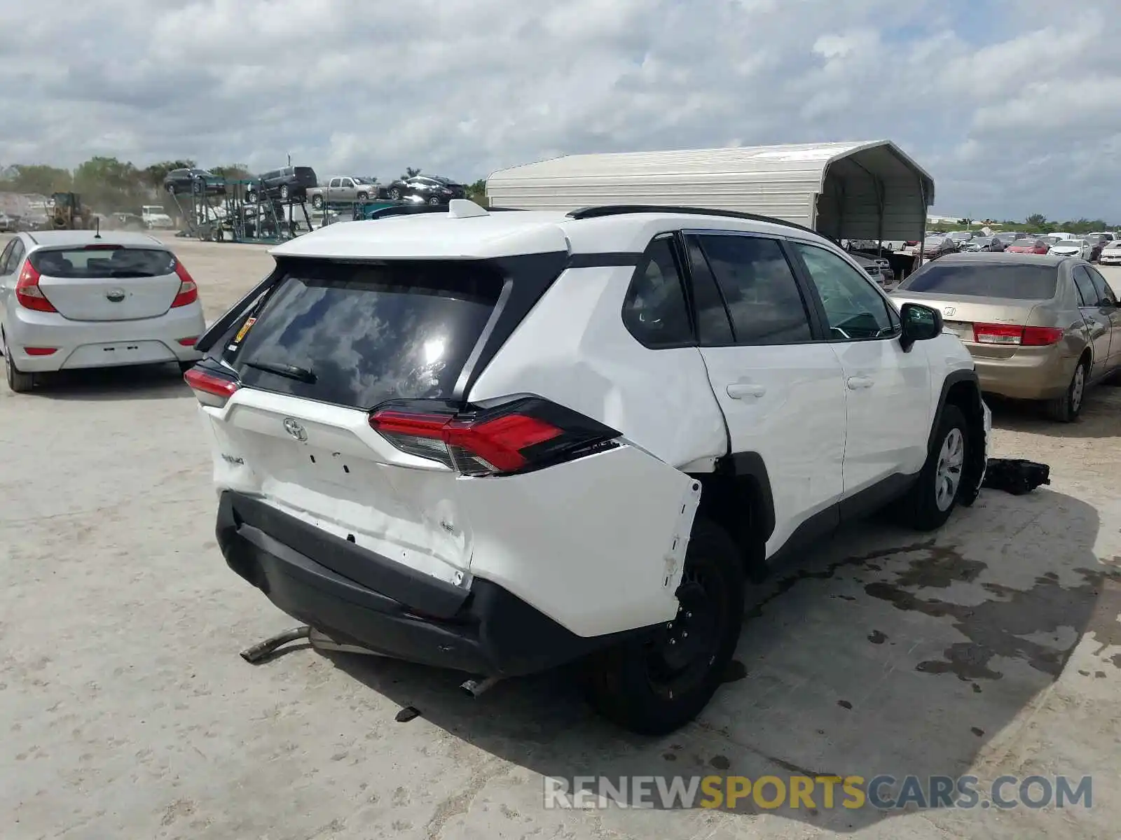 4 Photograph of a damaged car 2T3H1RFV0LC076519 TOYOTA RAV4 2020